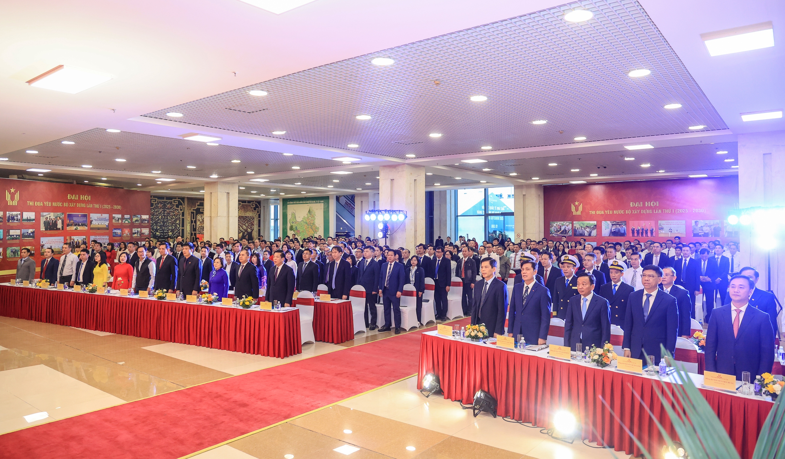 Những khoảnh khắc đẹp tại Đại hội thi đua yêu nước Bộ Xây dựng lần thứ I- Ảnh 2. Những khoảnh khắc đẹp tại Đại hội thi đua yêu nước Bộ Xây dựng lần thứ I- Ảnh 2.