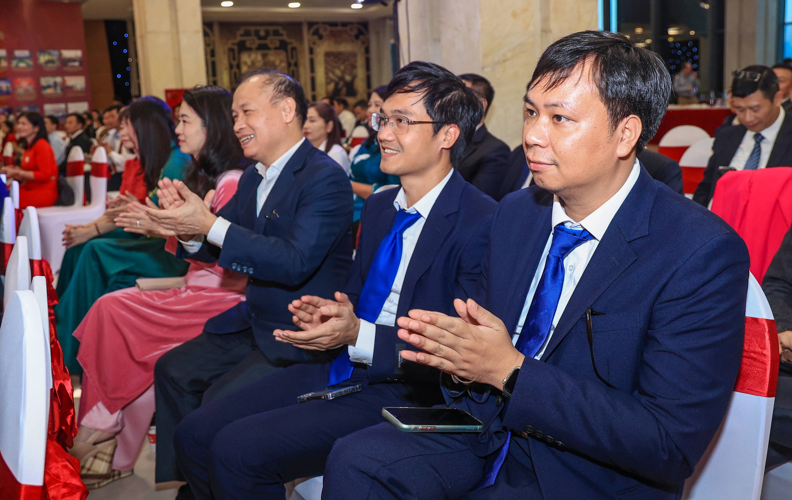 Những khoảnh khắc đẹp tại Đại hội thi đua yêu nước Bộ Xây dựng lần thứ I- Ảnh 18. Những khoảnh khắc đẹp tại Đại hội thi đua yêu nước Bộ Xây dựng lần thứ I- Ảnh 18.