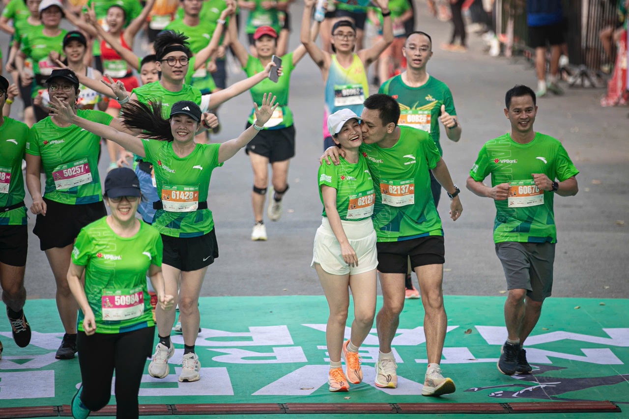 VPBank Hanoi International Marathon 2025, cung đường chạy đậm chất thu Hà Nội- Ảnh 8. VPBank Hanoi International Marathon 2025, cung đường chạy đậm chất thu Hà Nội- Ảnh 8.