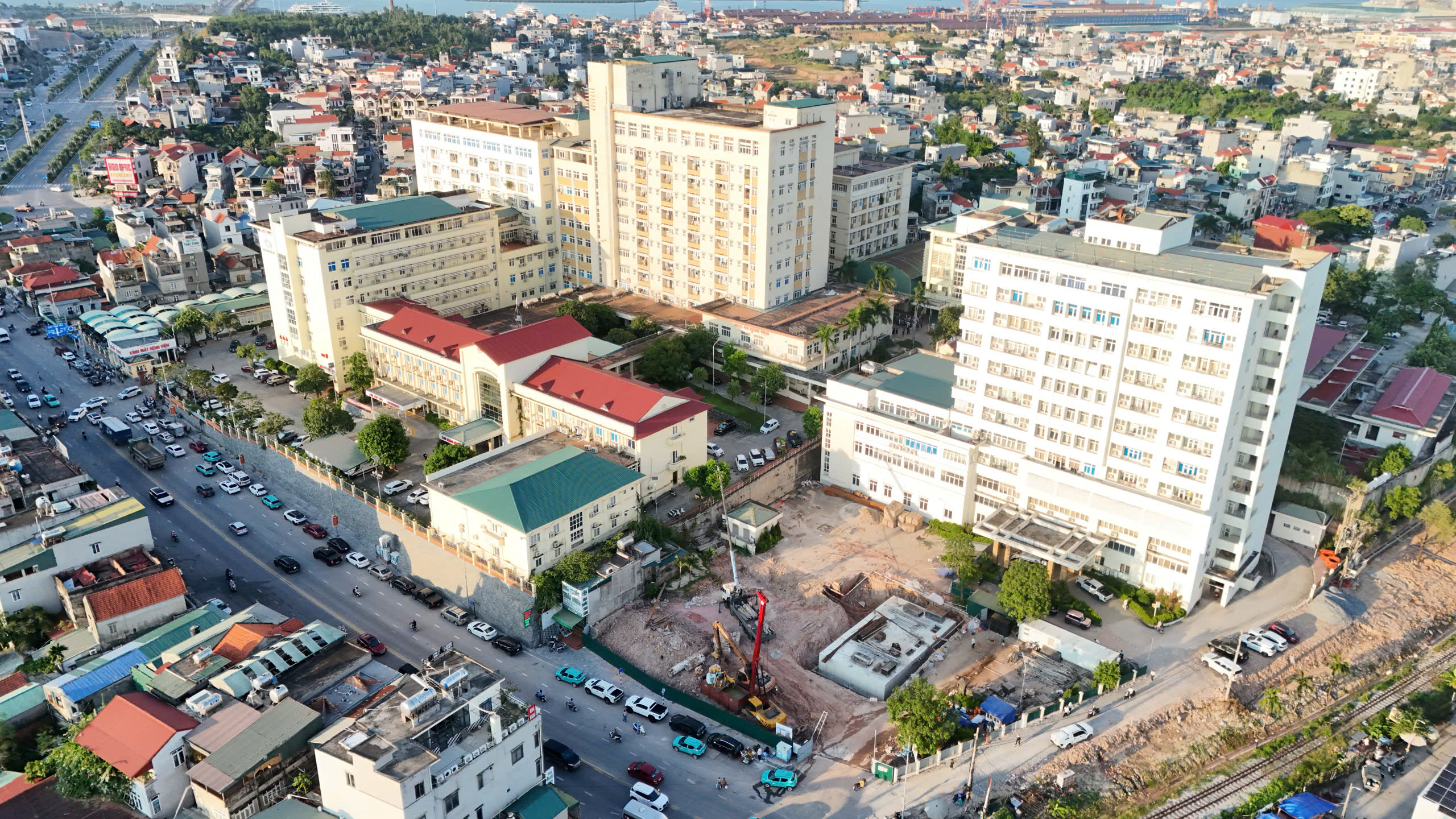 Quảng Ninh quyết liệt đẩy mạnh giải ngân vốn đầu tư công năm 2025- Ảnh 1. Quảng Ninh quyết liệt đẩy mạnh giải ngân vốn đầu tư công năm 2025- Ảnh 1.