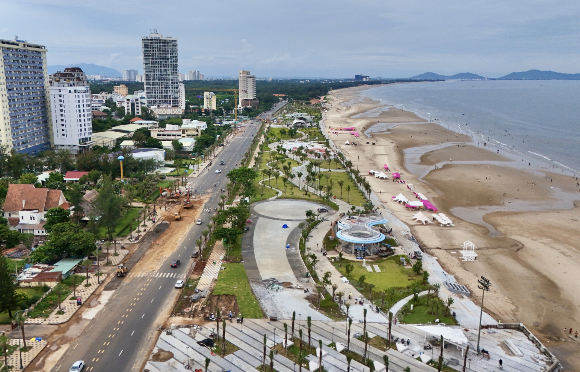 TP.HCM: Bộ Quốc phòng bàn giao khu đất 7.500m2 để mở rộng quảng trường Thùy Vân- Ảnh 1. TP.HCM: Bộ Quốc phòng bàn giao khu đất 7.500m2 để mở rộng quảng trường Thùy Vân- Ảnh 1.