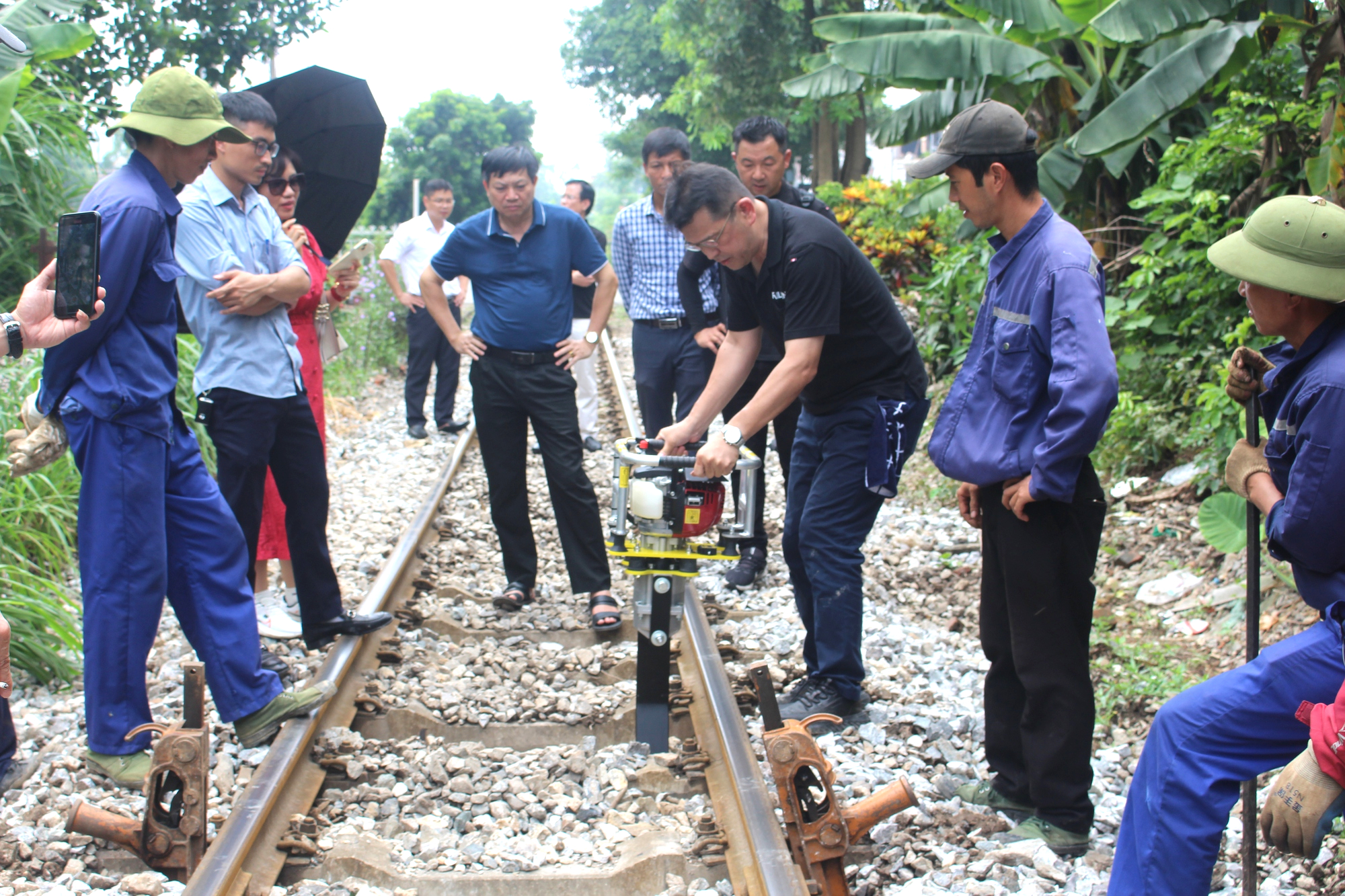 Phú Thọ: Chú trọng sửa chữa, bảo trì hạ tầng đường sắt đảm bảo an toàn giao thông- Ảnh 2. Phú Thọ: Chú trọng sửa chữa, bảo trì hạ tầng đường sắt đảm bảo an toàn giao thông- Ảnh 2.