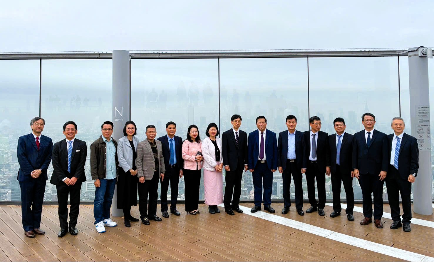 Minister Tran Hong Minh promotes green urban and infrastructure cooperation with Japan- Ảnh 2. Minister Tran Hong Minh promotes green urban and infrastructure cooperation with Japan- Ảnh 2.