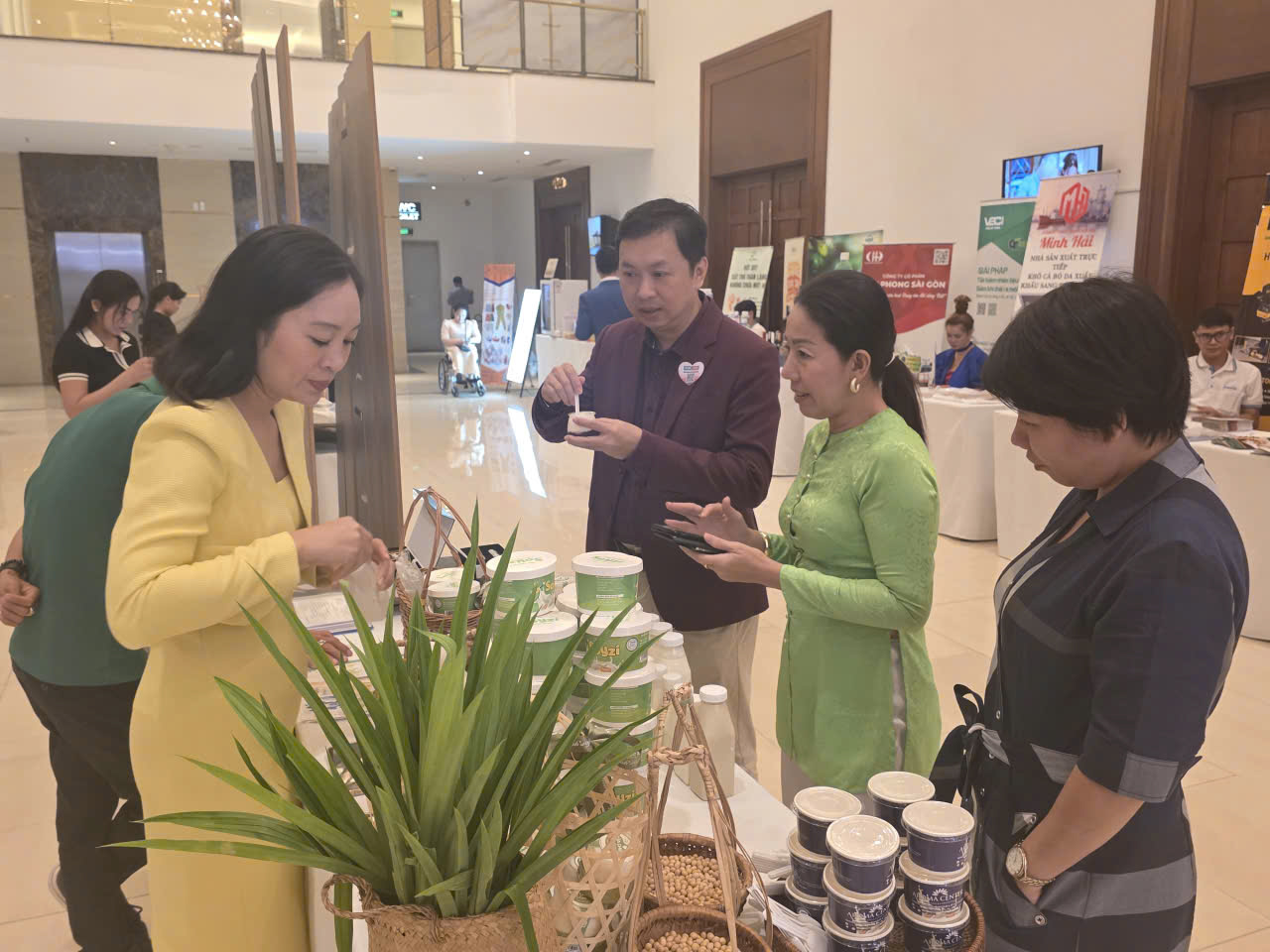 Hướng đến tăng năng lực cạnh tranh cho doanh nghiệp nhỏ và vừa TP.HCM- Ảnh 2. Hướng đến tăng năng lực cạnh tranh cho doanh nghiệp nhỏ và vừa TP.HCM- Ảnh 2.