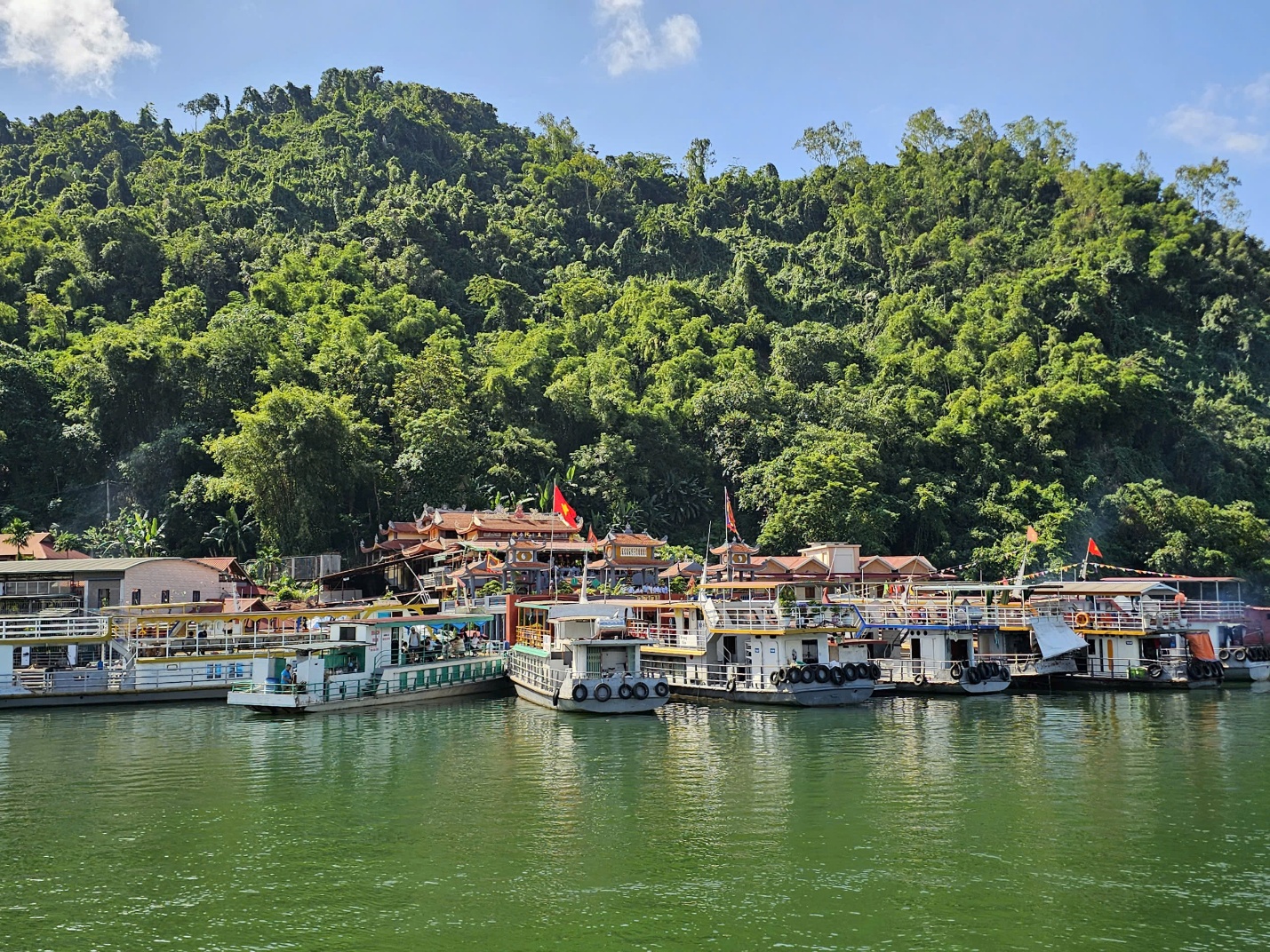 Tăng cường đảm bảo an toàn giao thông đường thủy nội địa- Ảnh 2. Tăng cường đảm bảo an toàn giao thông đường thủy nội địa- Ảnh 2.