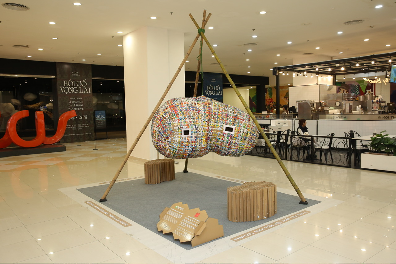 Liên hoan Sinh viên Nội thất lần thứ II: Sáng tạo không gian từ bìa các-tông- Ảnh 4.