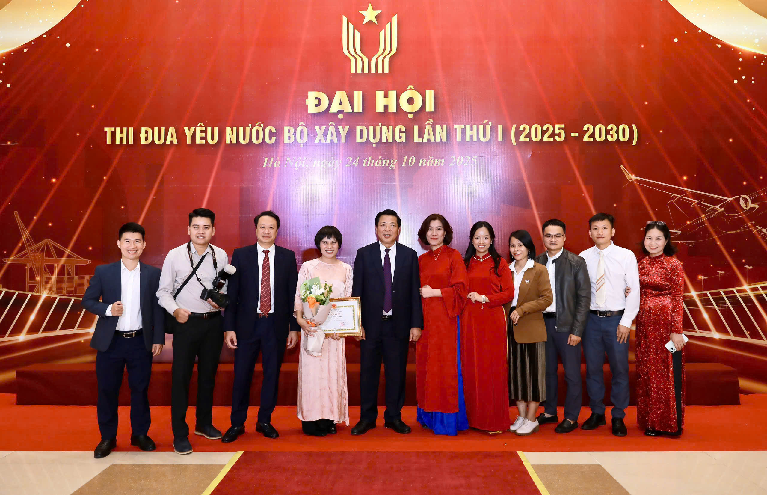 Những khoảnh khắc đẹp tại Đại hội thi đua yêu nước Bộ Xây dựng lần thứ I- Ảnh 24. Những khoảnh khắc đẹp tại Đại hội thi đua yêu nước Bộ Xây dựng lần thứ I- Ảnh 24.