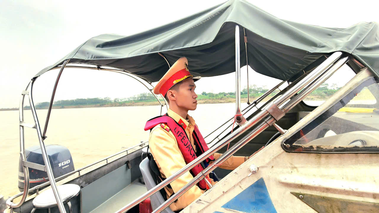 Phú Thọ: Tăng cường các giải pháp đảm bảo an toàn giao thông đường thủy sau sáp nhập- Ảnh 4. Phú Thọ: Tăng cường các giải pháp đảm bảo an toàn giao thông đường thủy sau sáp nhập- Ảnh 4.