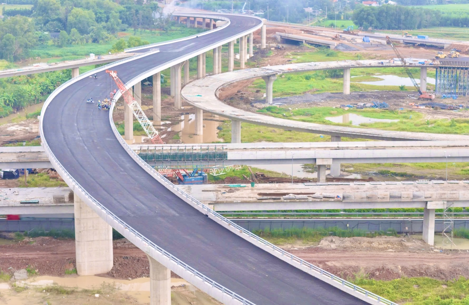 Cao tốc Biên Hòa - Vũng Tàu bước vào hai tháng chạy nước rút trước ngày thông xe kỹ thuật- Ảnh 19. Cao tốc Biên Hòa - Vũng Tàu bước vào hai tháng chạy nước rút trước ngày thông xe kỹ thuật- Ảnh 19.