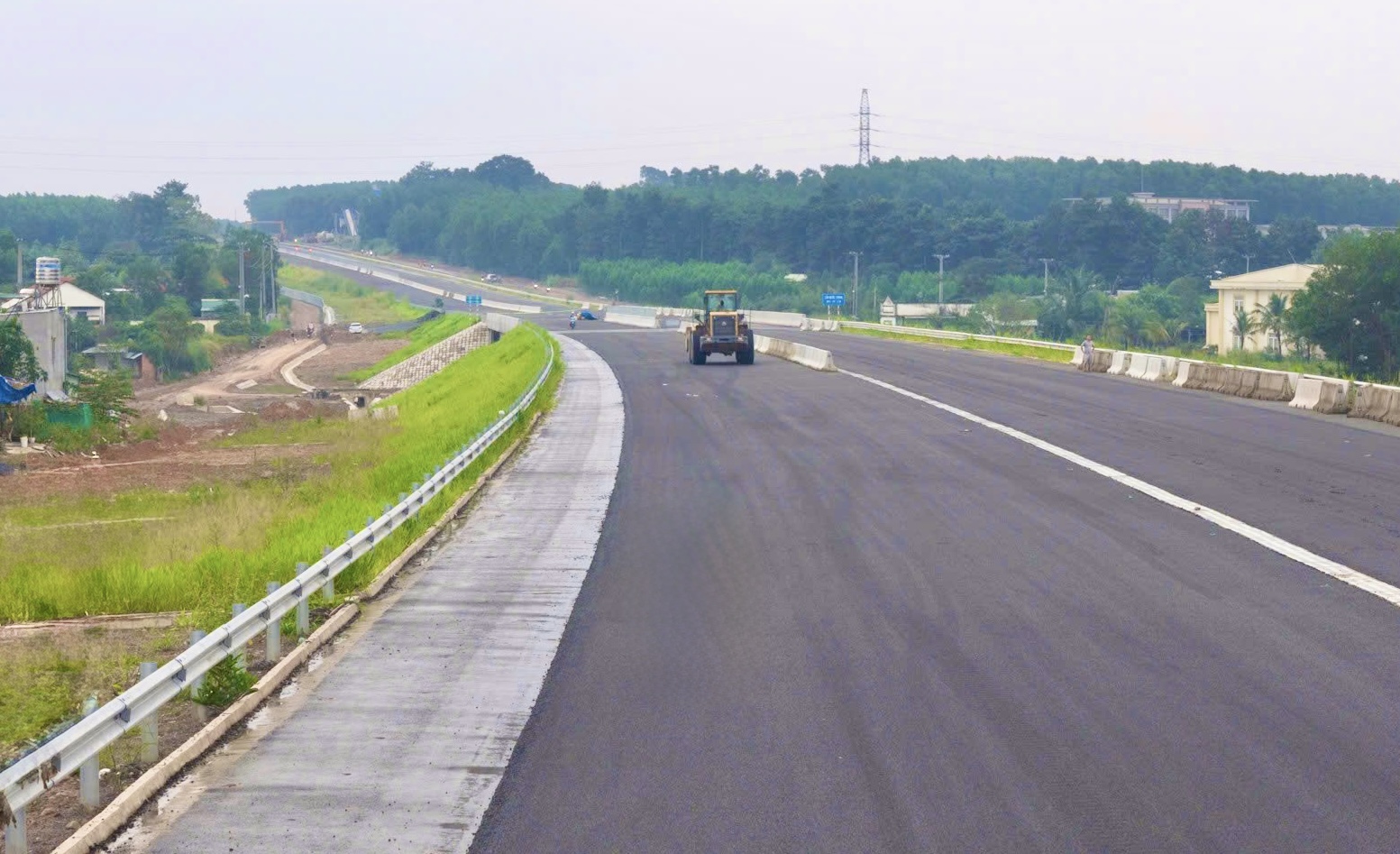 Cao tốc Biên Hòa - Vũng Tàu bước vào hai tháng chạy nước rút trước ngày thông xe kỹ thuật- Ảnh 12. Cao tốc Biên Hòa - Vũng Tàu bước vào hai tháng chạy nước rút trước ngày thông xe kỹ thuật- Ảnh 12.