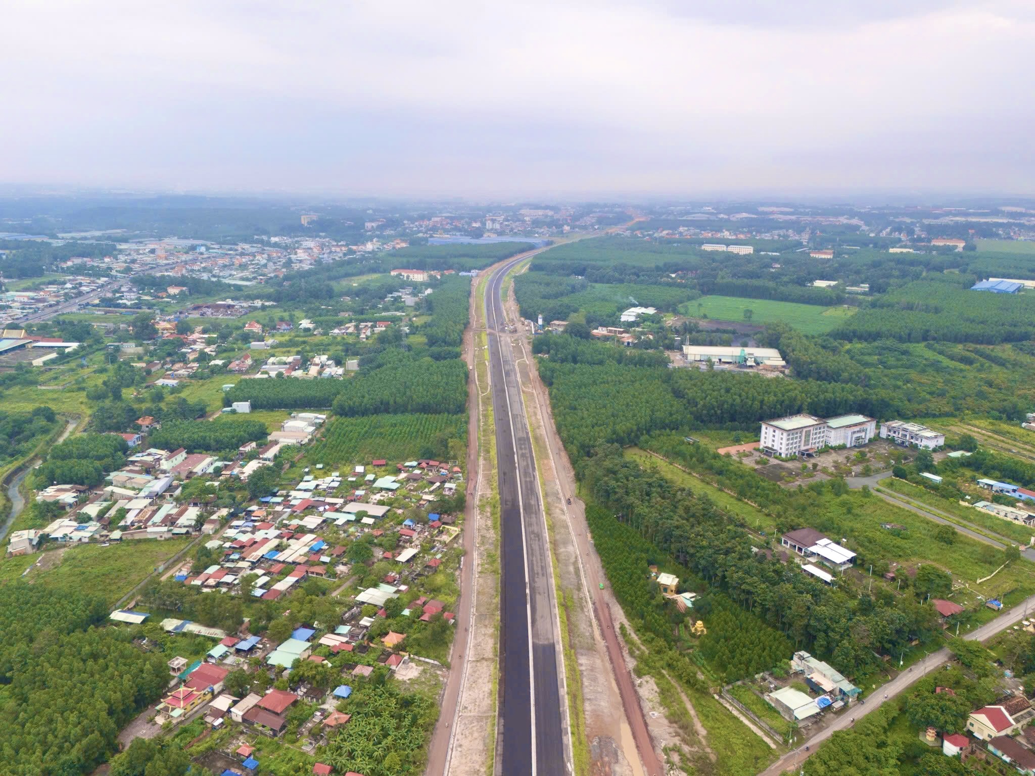 Cao tốc Biên Hòa - Vũng Tàu bước vào hai tháng chạy nước rút trước ngày thông xe kỹ thuật- Ảnh 21. Cao tốc Biên Hòa - Vũng Tàu bước vào hai tháng chạy nước rút trước ngày thông xe kỹ thuật- Ảnh 21.