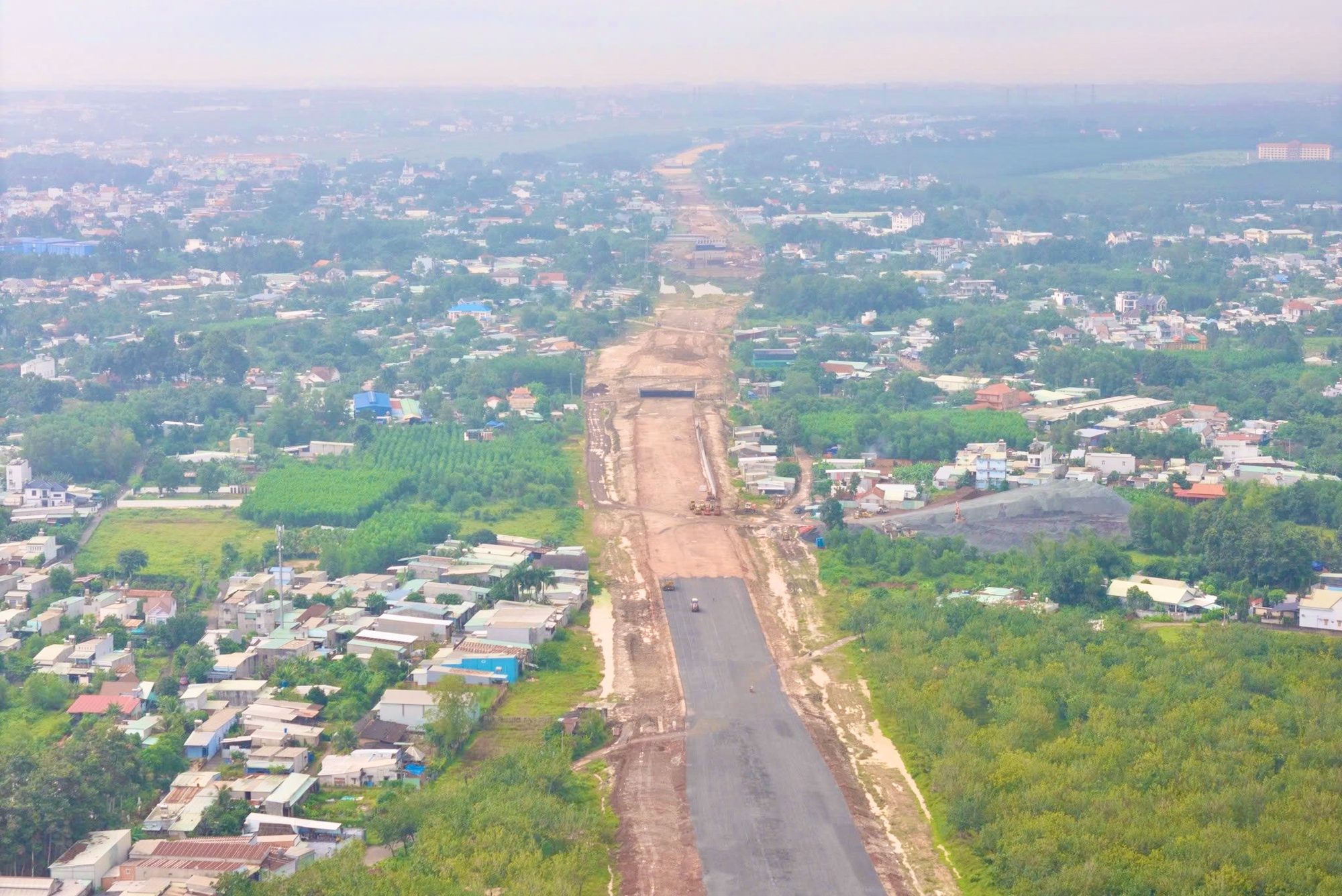 Cao tốc Biên Hòa - Vũng Tàu bước vào hai tháng chạy nước rút trước ngày thông xe kỹ thuật- Ảnh 15. Cao tốc Biên Hòa - Vũng Tàu bước vào hai tháng chạy nước rút trước ngày thông xe kỹ thuật- Ảnh 15.