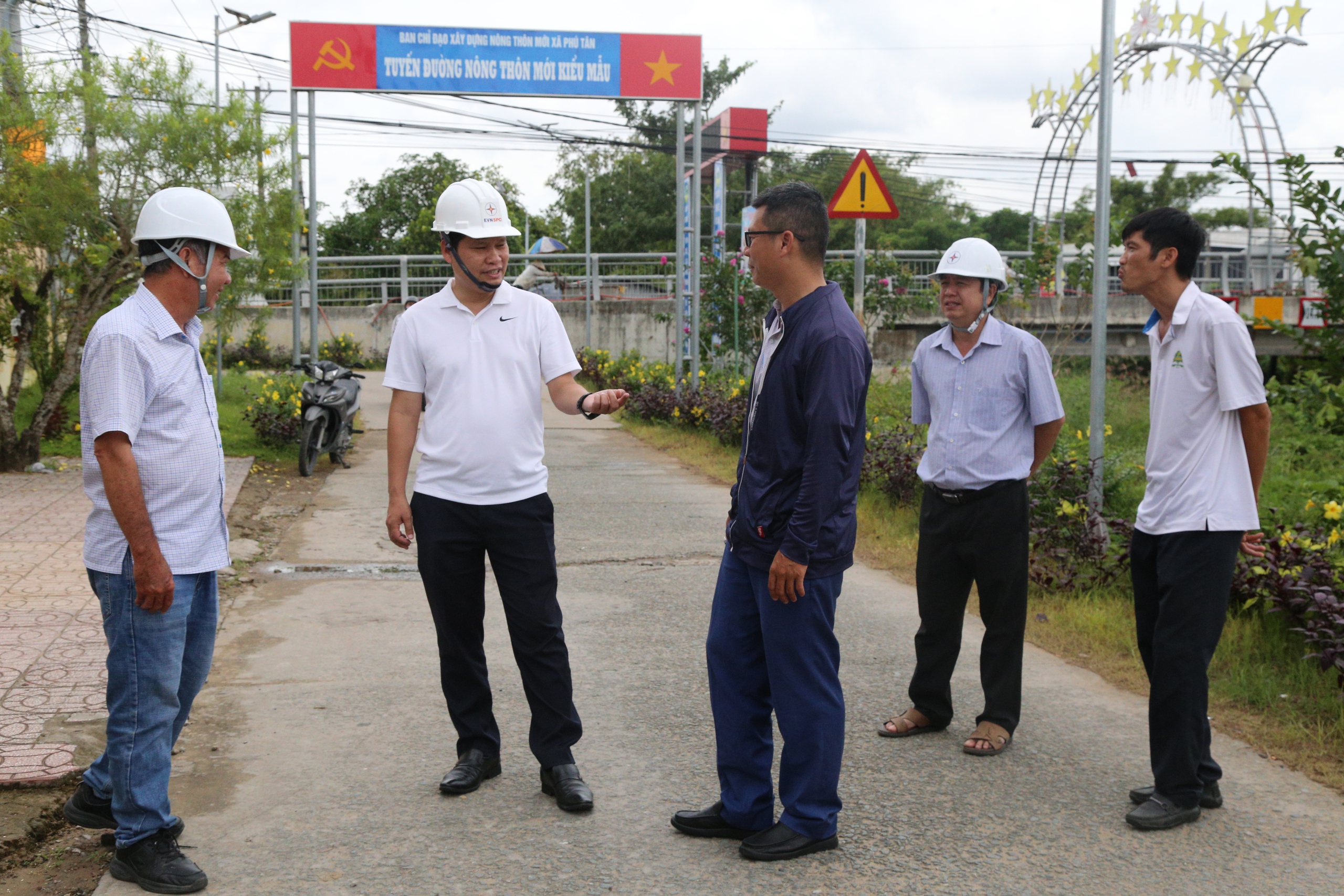 Đảm bảo điện miền Nam: EVNSPC quyết liệt trong công tác đầu tư xây dựng- Ảnh 3.