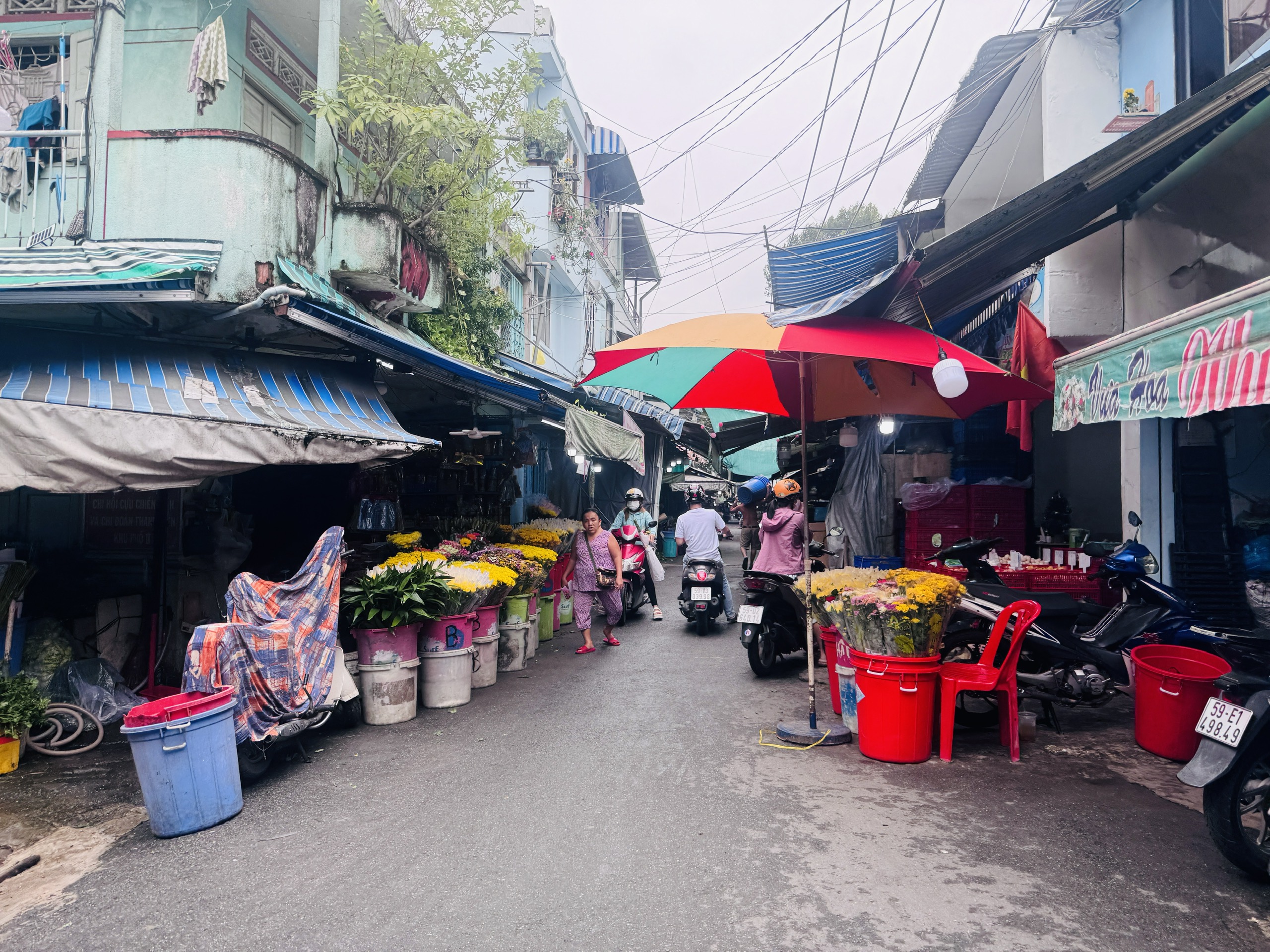 Cận cảnh con đường 5m giữa trung tâm TP.HCM sắp "lên đời" 17m với vốn ngàn tỷ đồng- Ảnh 4.