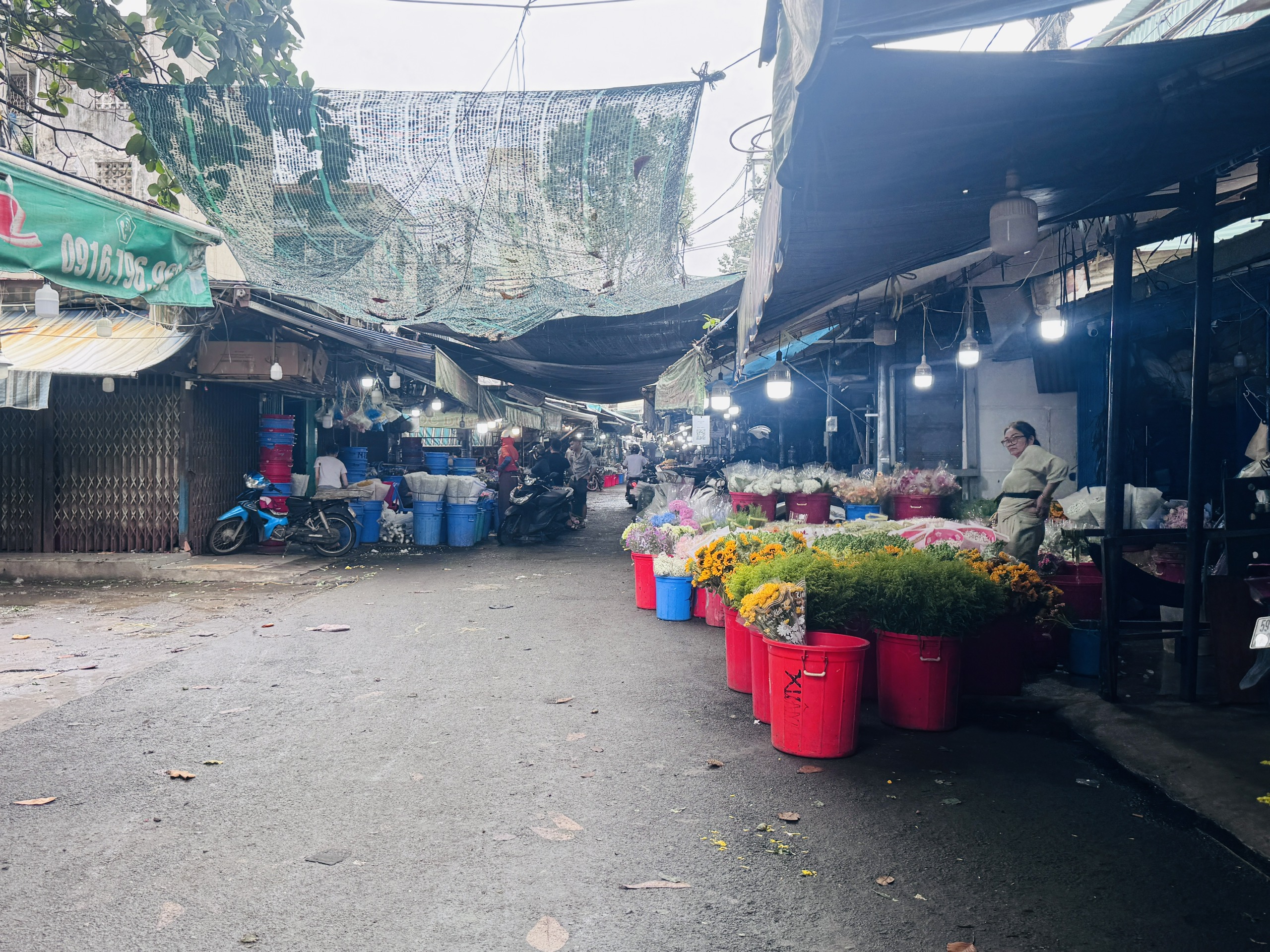 Cận cảnh con đường 5m giữa trung tâm TP.HCM sắp "lên đời" 17m với vốn ngàn tỷ đồng- Ảnh 5.