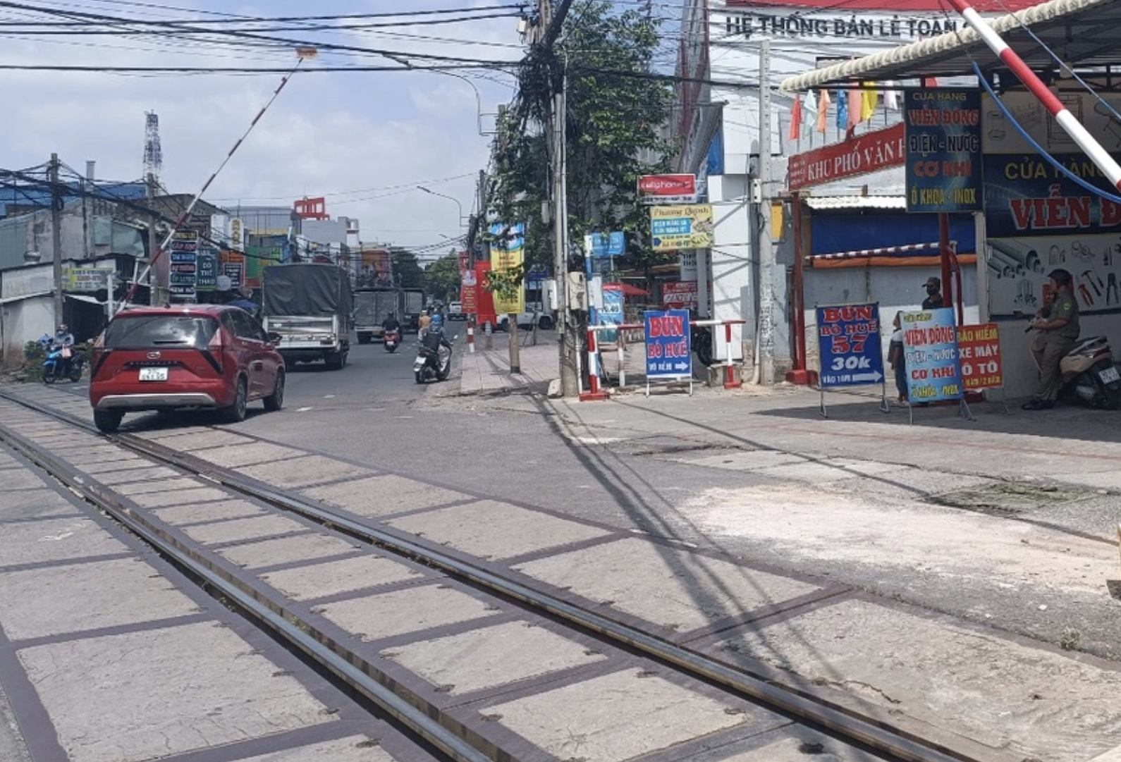 Đồng Nai: Nâng cấp hệ thống chắn đường sắt tại điểm nóng từng xảy ra tai nạn- Ảnh 1. Đồng Nai: Nâng cấp hệ thống chắn đường sắt tại điểm nóng từng xảy ra tai nạn- Ảnh 1.