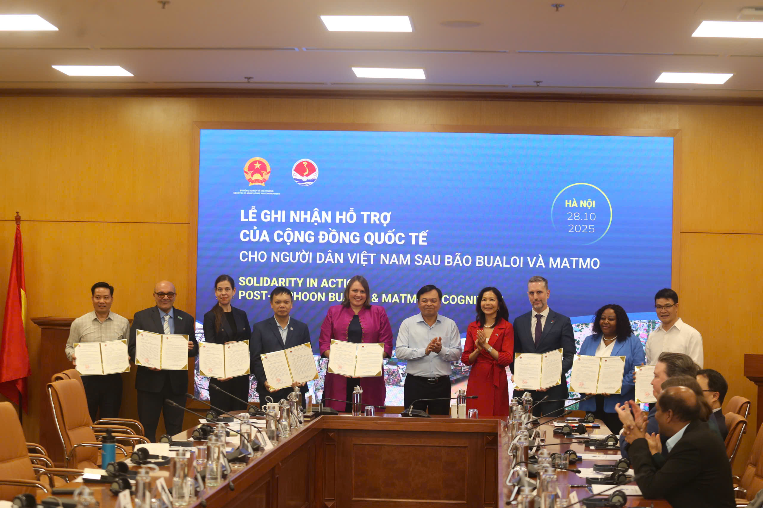 Hơn 7,1 triệu USD tiền mặt phát cứu trợ người dân thiên tai- Ảnh 1. Hơn 7,1 triệu USD tiền mặt phát cứu trợ người dân thiên tai- Ảnh 1.