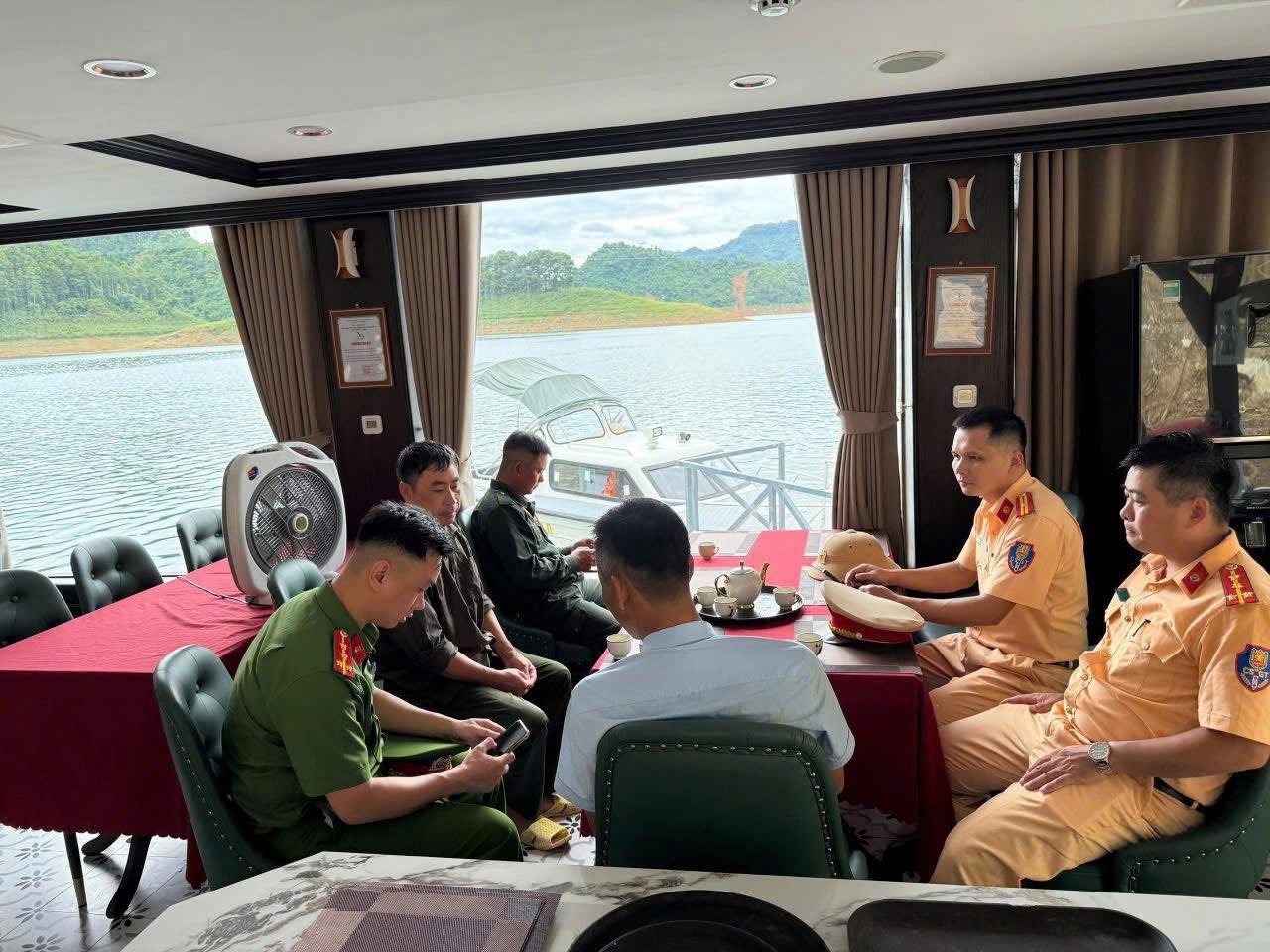 Có hệ thống sông hồ lớn, Tuyên Quang chú trọng đảm bảo ATGT, hạn chế tai nạn đường thủy- Ảnh 1. Có hệ thống sông hồ lớn, Tuyên Quang chú trọng đảm bảo ATGT, hạn chế tai nạn đường thủy- Ảnh 1.