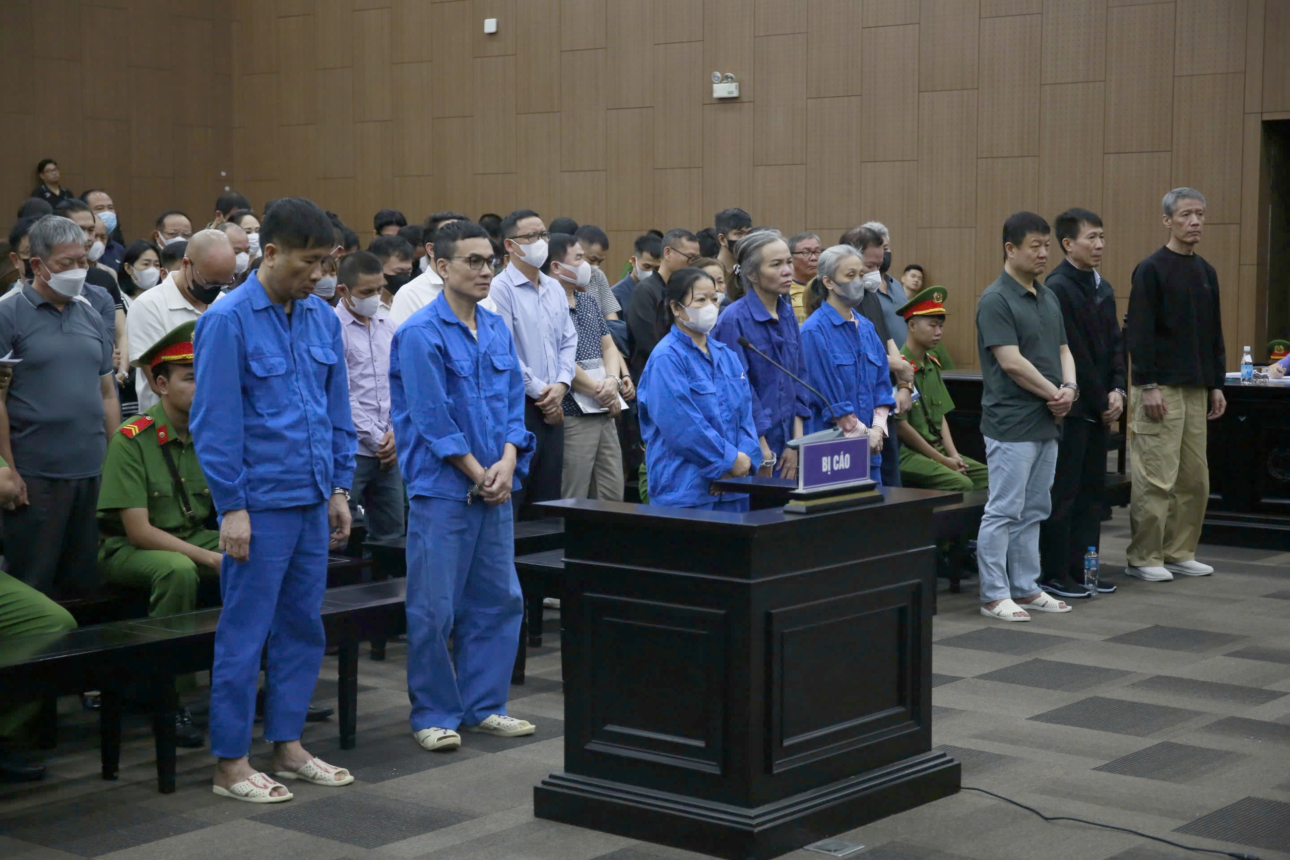 Ca sĩ Vũ Ngọc Hà hầu tòa trong vụ án đánh bạc tại khách sạn Pullman- Ảnh 3.