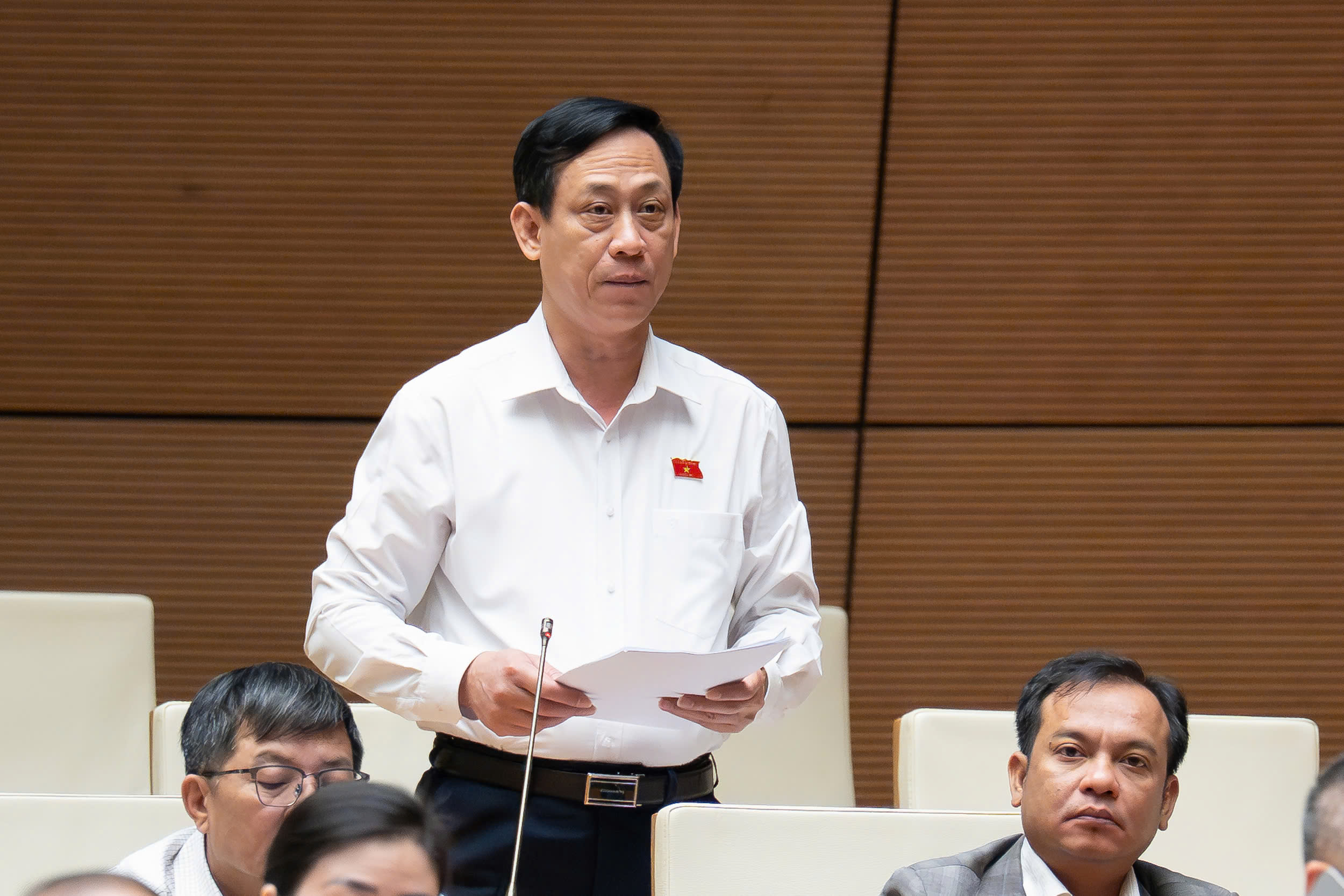 Đại biểu Quốc hội đề nghị tăng lương cơ sở ngay từ 1/1/2026- Ảnh 3. Đại biểu Quốc hội đề nghị tăng lương cơ sở ngay từ 1/1/2026- Ảnh 3.