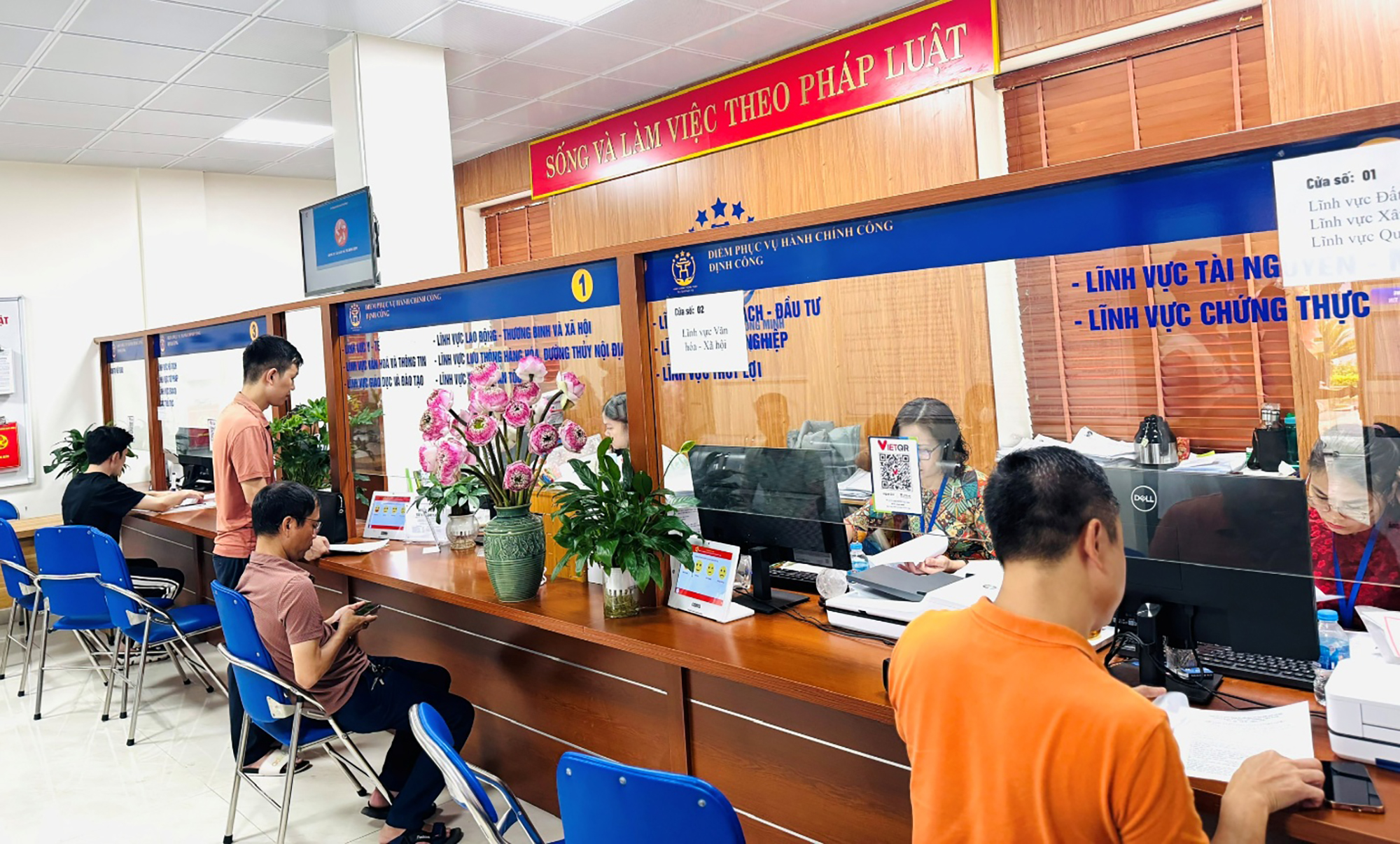 Gỡ nút thắt thiếu cán bộ chuyên môn cấp xã- Ảnh 1. Gỡ nút thắt thiếu cán bộ chuyên môn cấp xã- Ảnh 1.