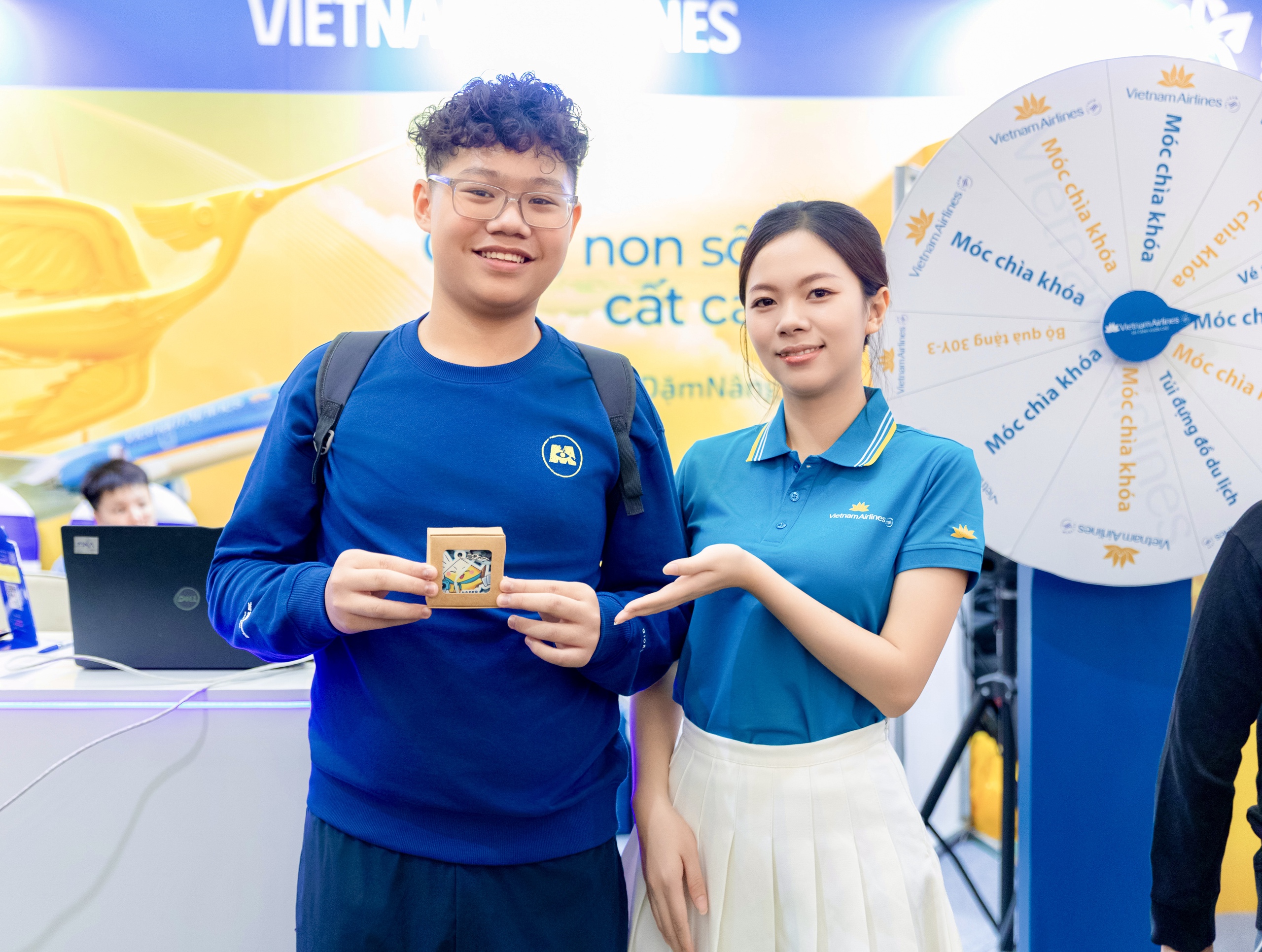 Gian hàng Vietnam Airlines hút khách tham quan tại Hội chợ Mùa thu 2025- Ảnh 9. Gian hàng Vietnam Airlines hút khách tham quan tại Hội chợ Mùa thu 2025- Ảnh 9.