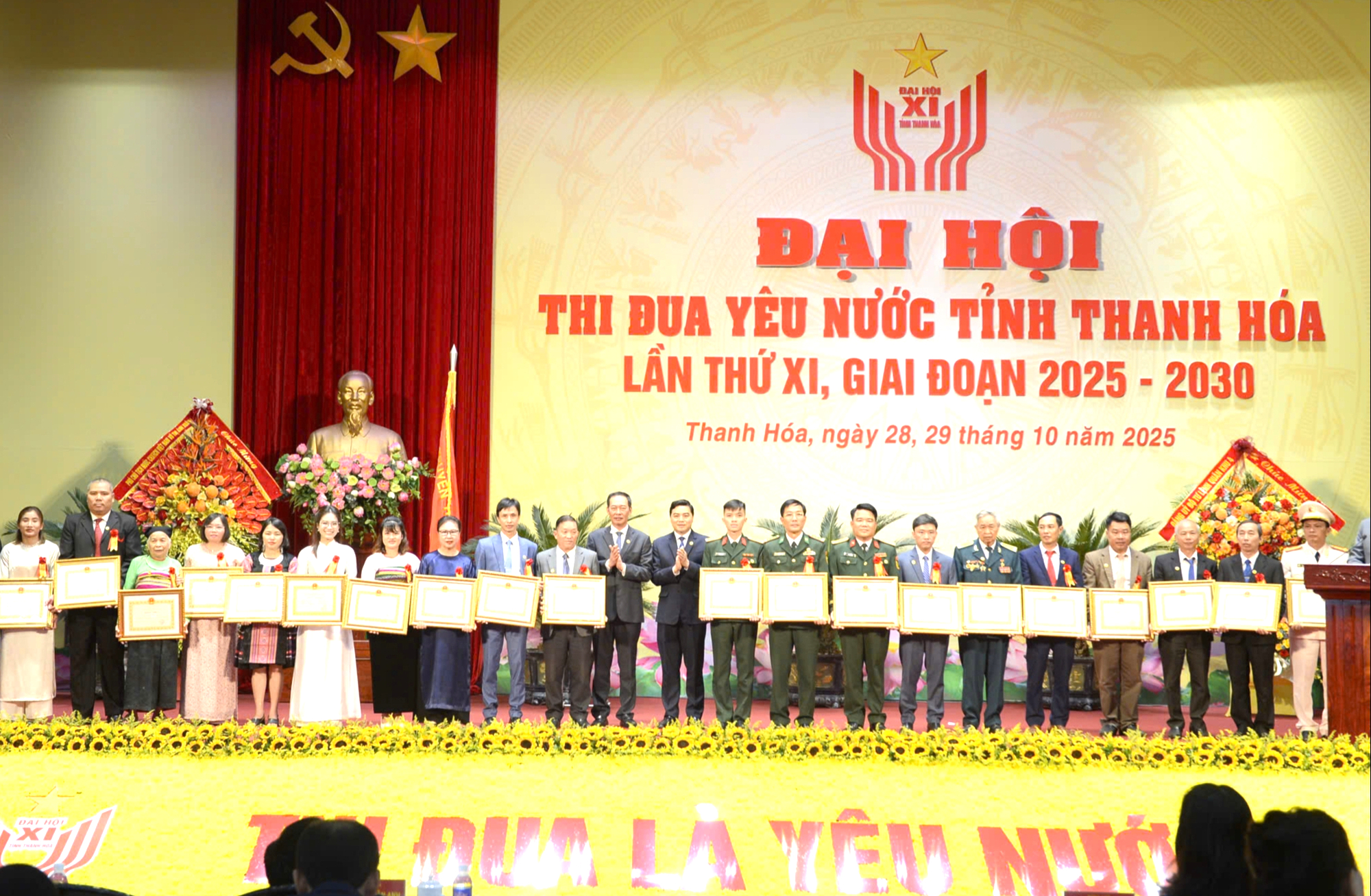 Phó Chủ tịch nước Võ Thị Ánh Xuân: Chung sức đưa Thanh Hóa phát triển nhanh, bền vững- Ảnh 2. Phó Chủ tịch nước Võ Thị Ánh Xuân: Chung sức đưa Thanh Hóa phát triển nhanh, bền vững- Ảnh 2.