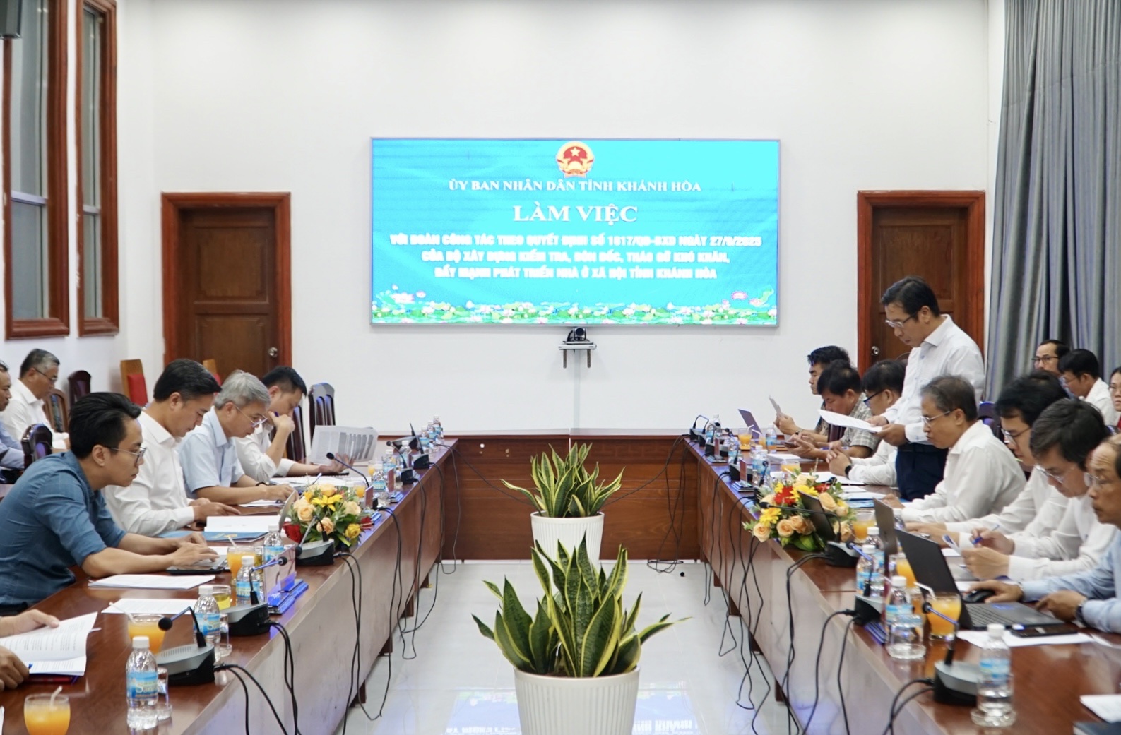 Thứ trưởng Nguyễn Việt Hùng: Khánh Hòa cần đẩy nhanh tiến độ để có thêm nhiều nhà ở xã hội- Ảnh 4. Thứ trưởng Nguyễn Việt Hùng: Khánh Hòa cần đẩy nhanh tiến độ để có thêm nhiều nhà ở xã hội- Ảnh 4.