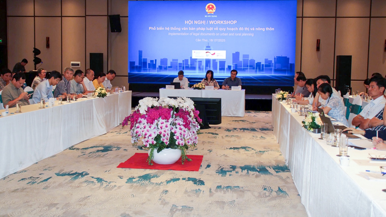 Bộ Xây dựng tổ chức Hội nghị phổ biến, hướng dẫn quy định pháp luật về quy hoạch đô thị và nông thôn tại Cần Thơ vào tháng 7/2025. (Ảnh: Lê An)