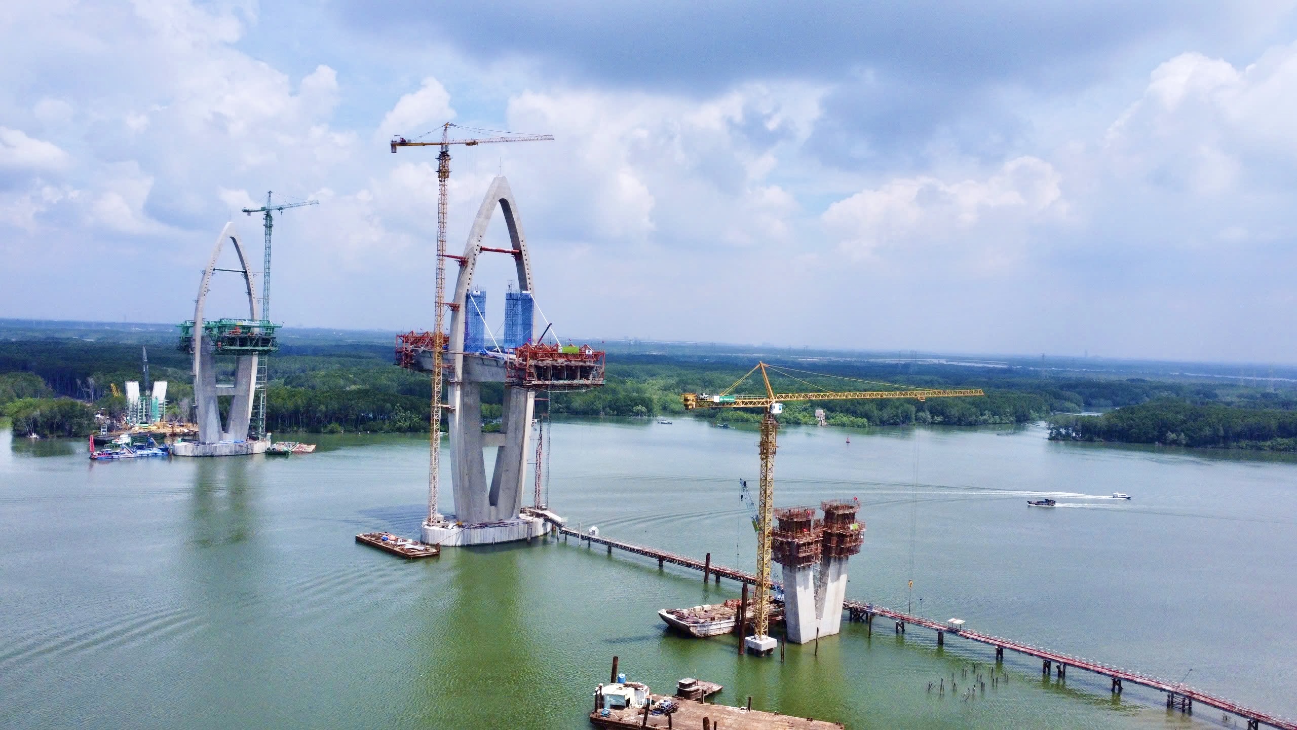 Một nhiệm kỳ bứt phá hạ tầng, mở cánh cửa thịnh vượng cho người dân TP.HCM ven biển- Ảnh 3.