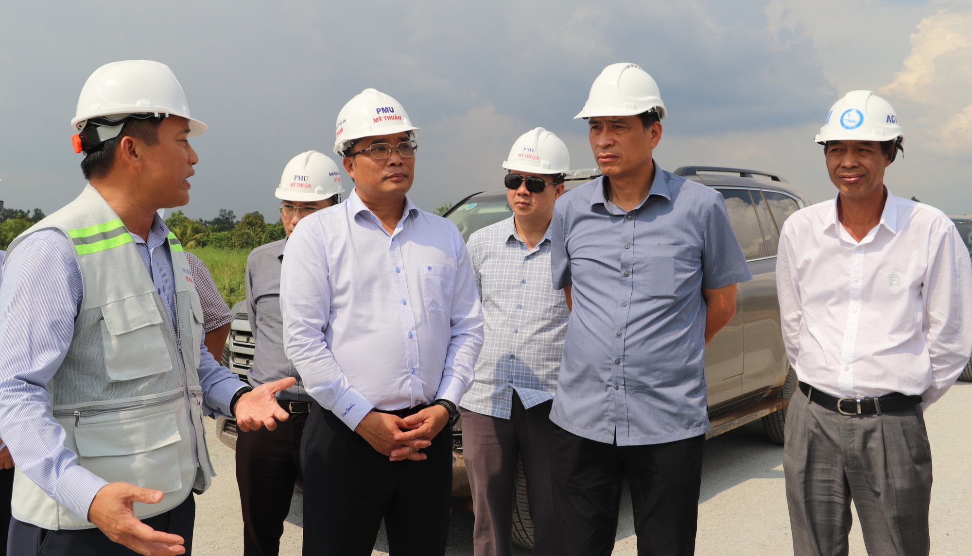 Thứ trưởng Phạm Minh Hà kiểm tra, thúc tiến độ cao tốc Cần Thơ - Cà Mau- Ảnh 1.