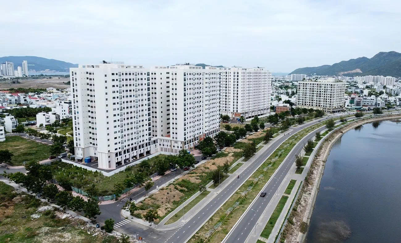 Thứ trưởng Nguyễn Việt Hùng: Khánh Hòa cần đẩy nhanh tiến độ để có thêm nhiều nhà ở xã hội- Ảnh 5. Thứ trưởng Nguyễn Việt Hùng: Khánh Hòa cần đẩy nhanh tiến độ để có thêm nhiều nhà ở xã hội- Ảnh 5.