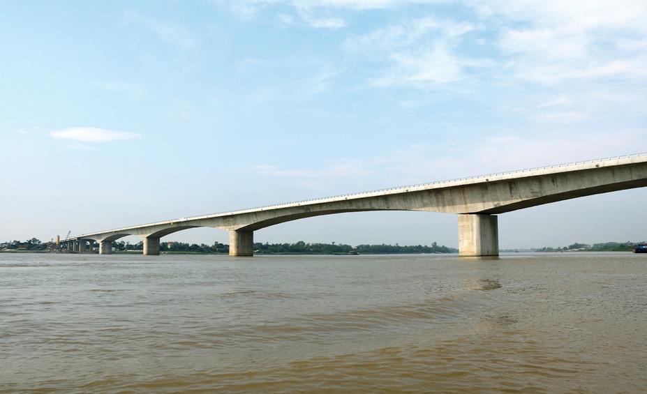 Tạm phong toả khu vực luồng qua khoang thông thuyền cầu Thái Hà- Ảnh 1. Tạm phong toả khu vực luồng qua khoang thông thuyền cầu Thái Hà- Ảnh 1.