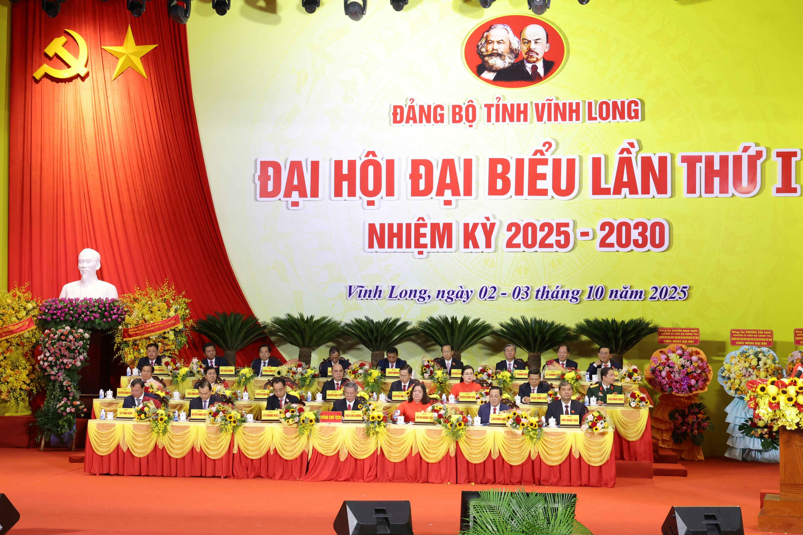 Kinh tế biển sẽ là động lực tăng trưởng mới của Vĩnh Long- Ảnh 2.