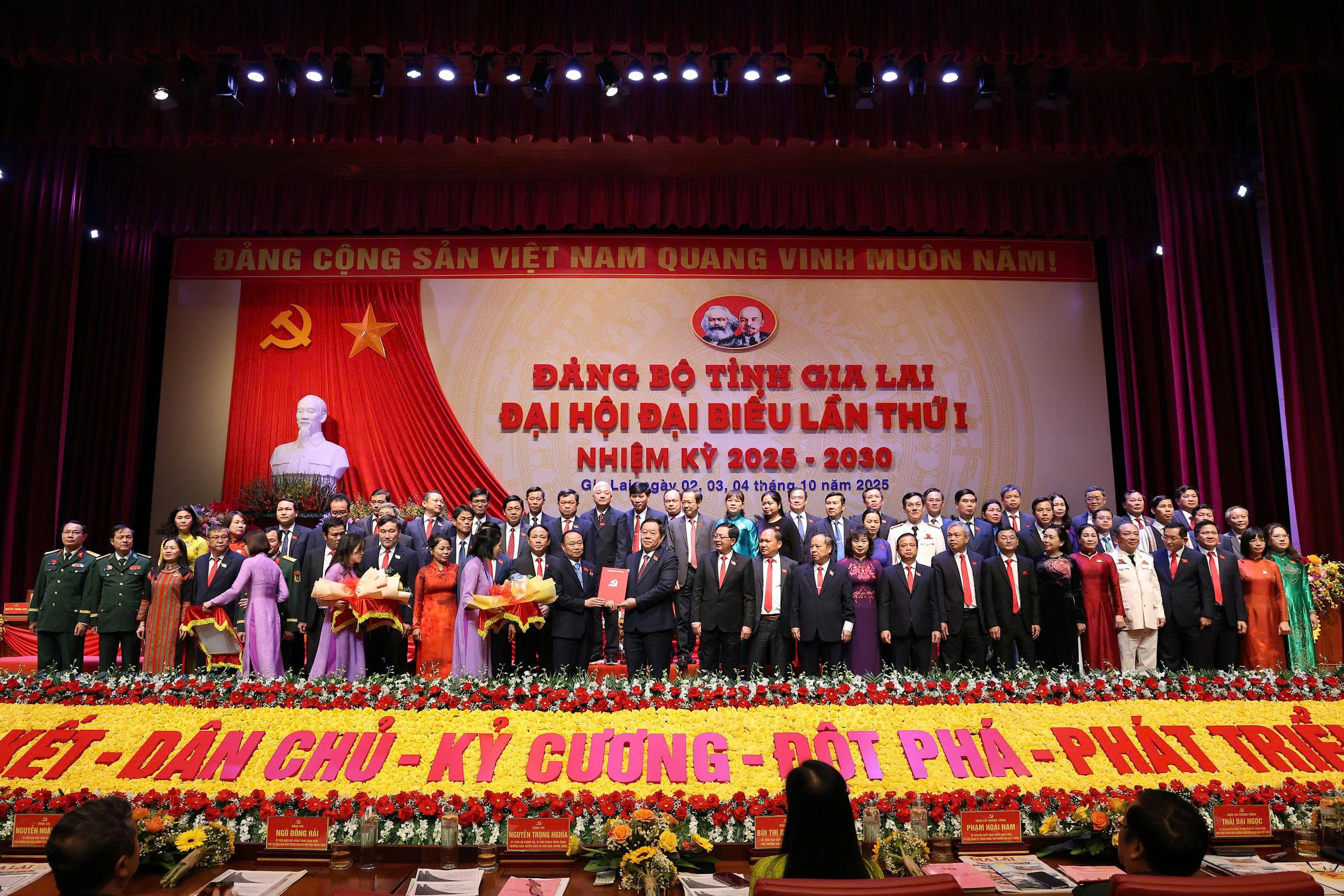 Đại hội Đảng bộ Gia Lai lần I: Nền móng cho chặng đường phát triển mới- Ảnh 4.