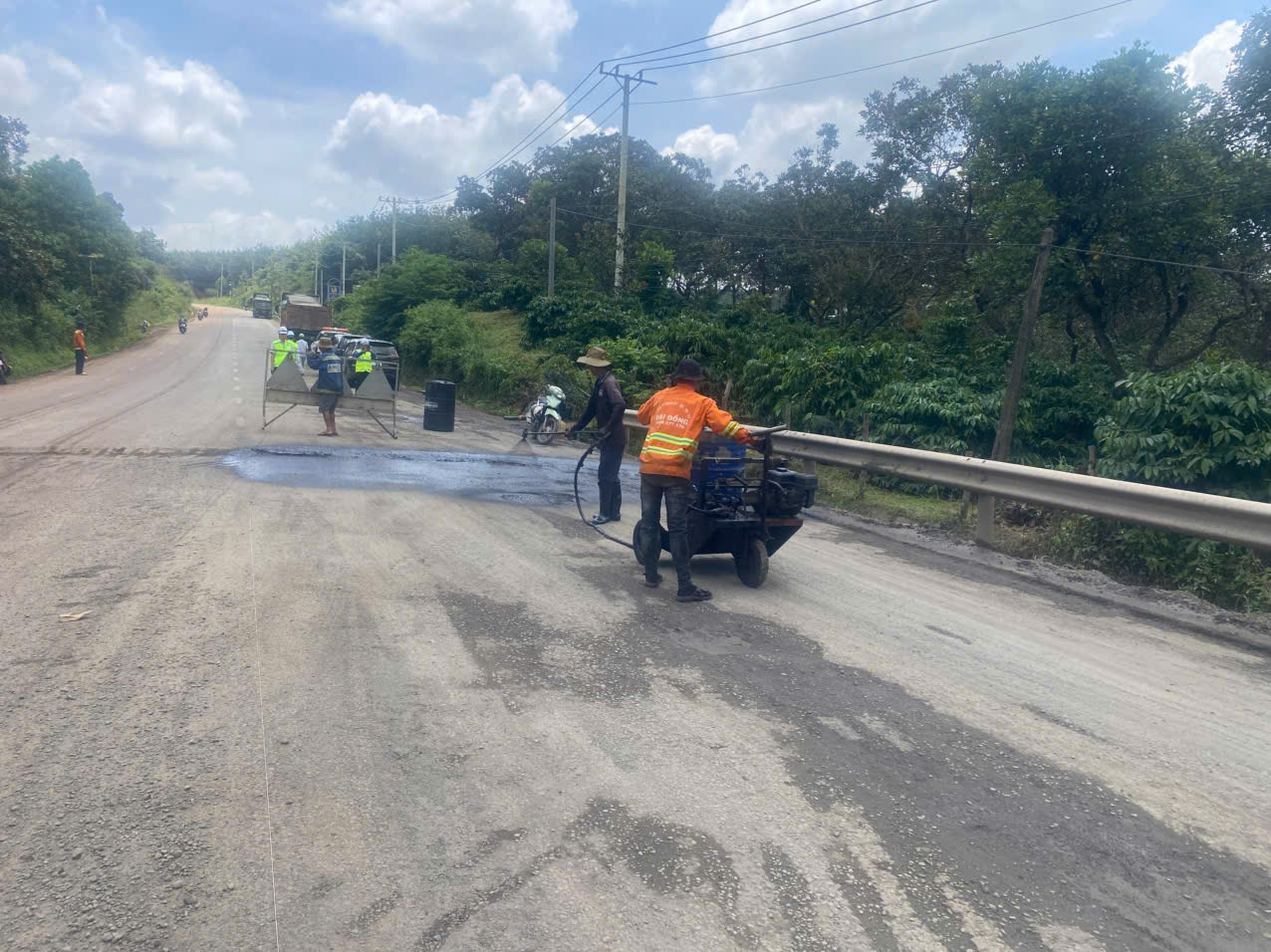 Quốc lộ 14 Đồng Nai hư hỏng sau mưa bão: Đề xuất sửa chữa khẩn cấp 9,6 tỷ đồng- Ảnh 3.