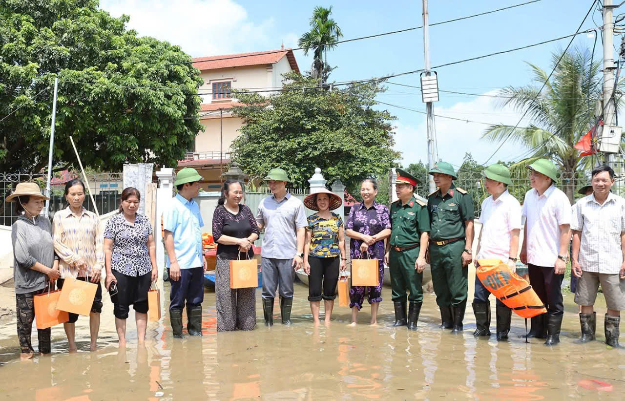 Nước sông Cầu lên cao, Bắc Ninh vẫn còn hơn 2.100 hộ dân bị cô lập- Ảnh 16.