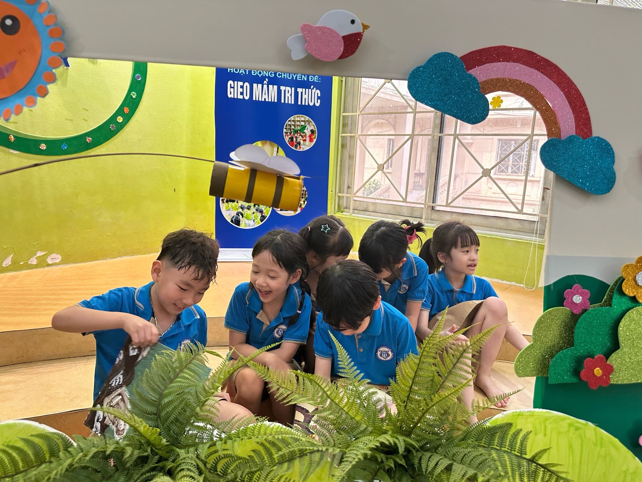 Trông con ngoài giờ học 12.000 đồng/giờ: Phụ huynh nói gì?- Ảnh 1. Trông con ngoài giờ học 12.000 đồng/giờ: Phụ huynh nói gì?- Ảnh 1.