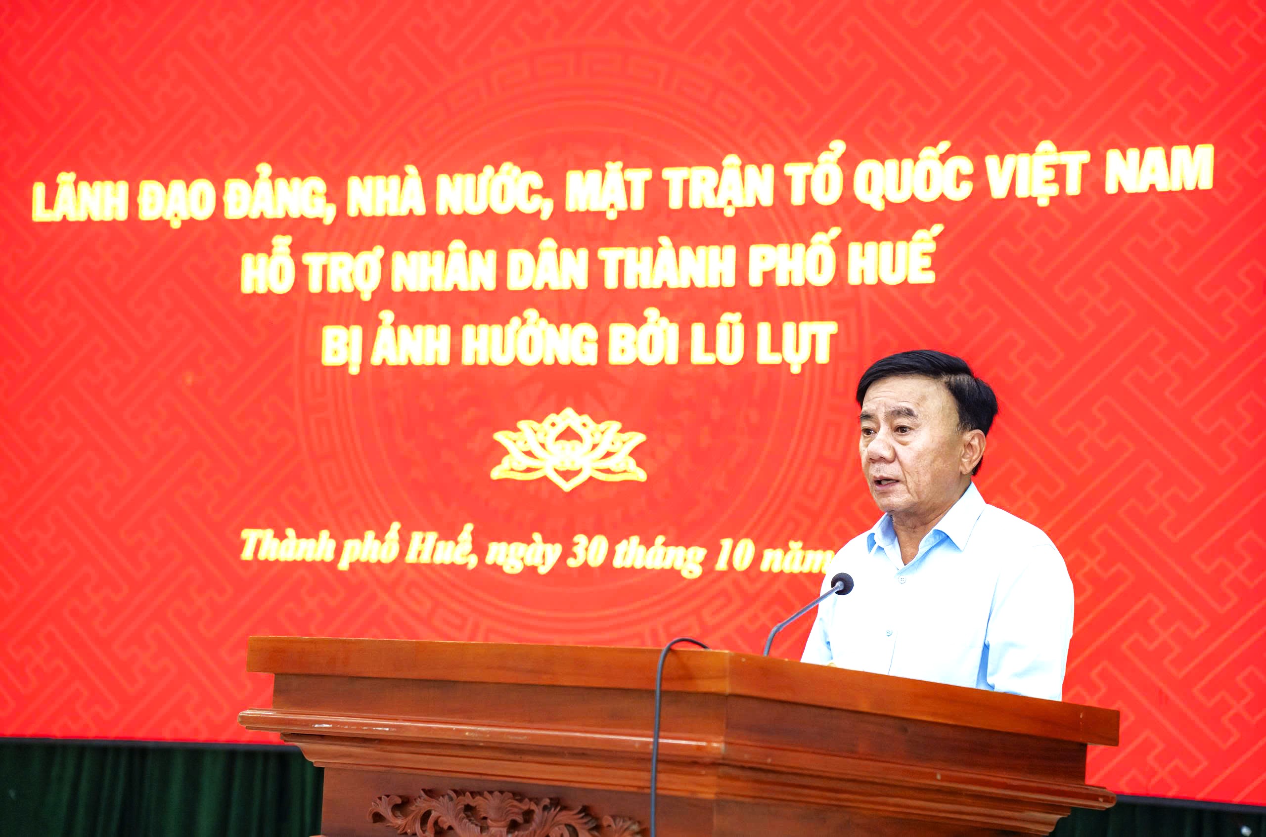 Thường trực Ban Bí thư kiểm tra công tác khắc phục hậu quả mưa lũ tại Huế- Ảnh 1. Thường trực Ban Bí thư kiểm tra công tác khắc phục hậu quả mưa lũ tại Huế- Ảnh 1.