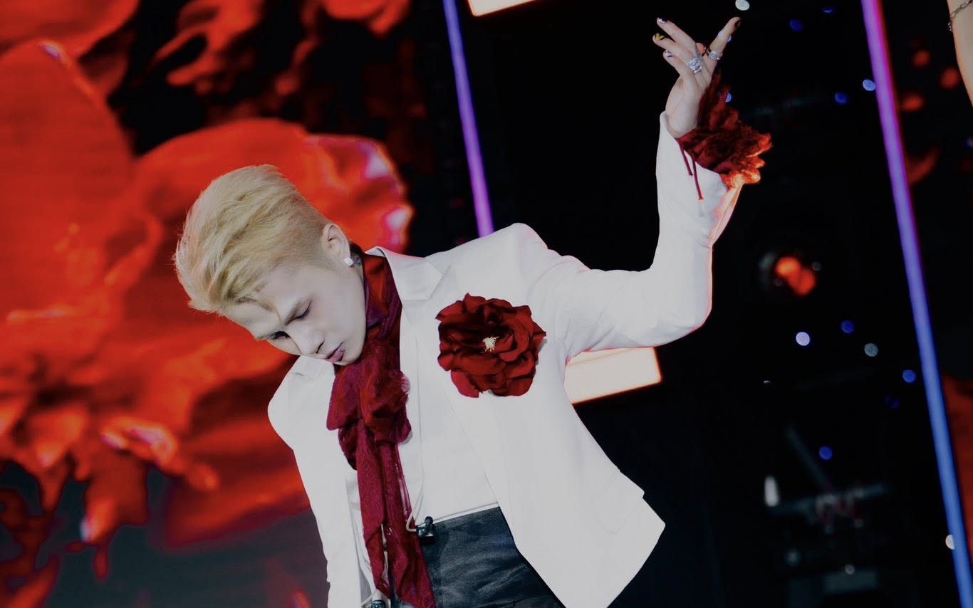 TP.HCM chấn chỉnh tình trạng ca sĩ biểu diễn nhạc phản cảm, lệch chuẩn văn hóa- Ảnh 3. Ca sĩ Jack nhận trách nhiệm và tạm dừng các hoạt động biểu diễn