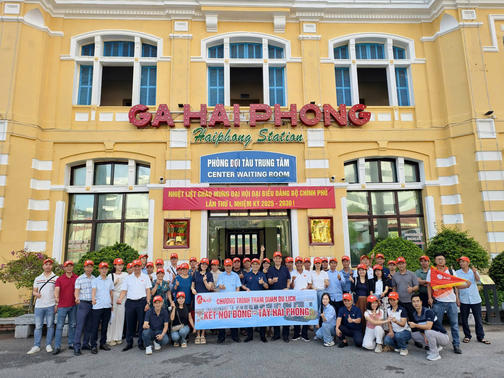 Tàu Hải Dương - Hải Phòng giảm giá vé tháng gần 50%- Ảnh 1. Tàu Hải Dương - Hải Phòng giảm giá vé tháng gần 50%- Ảnh 1.