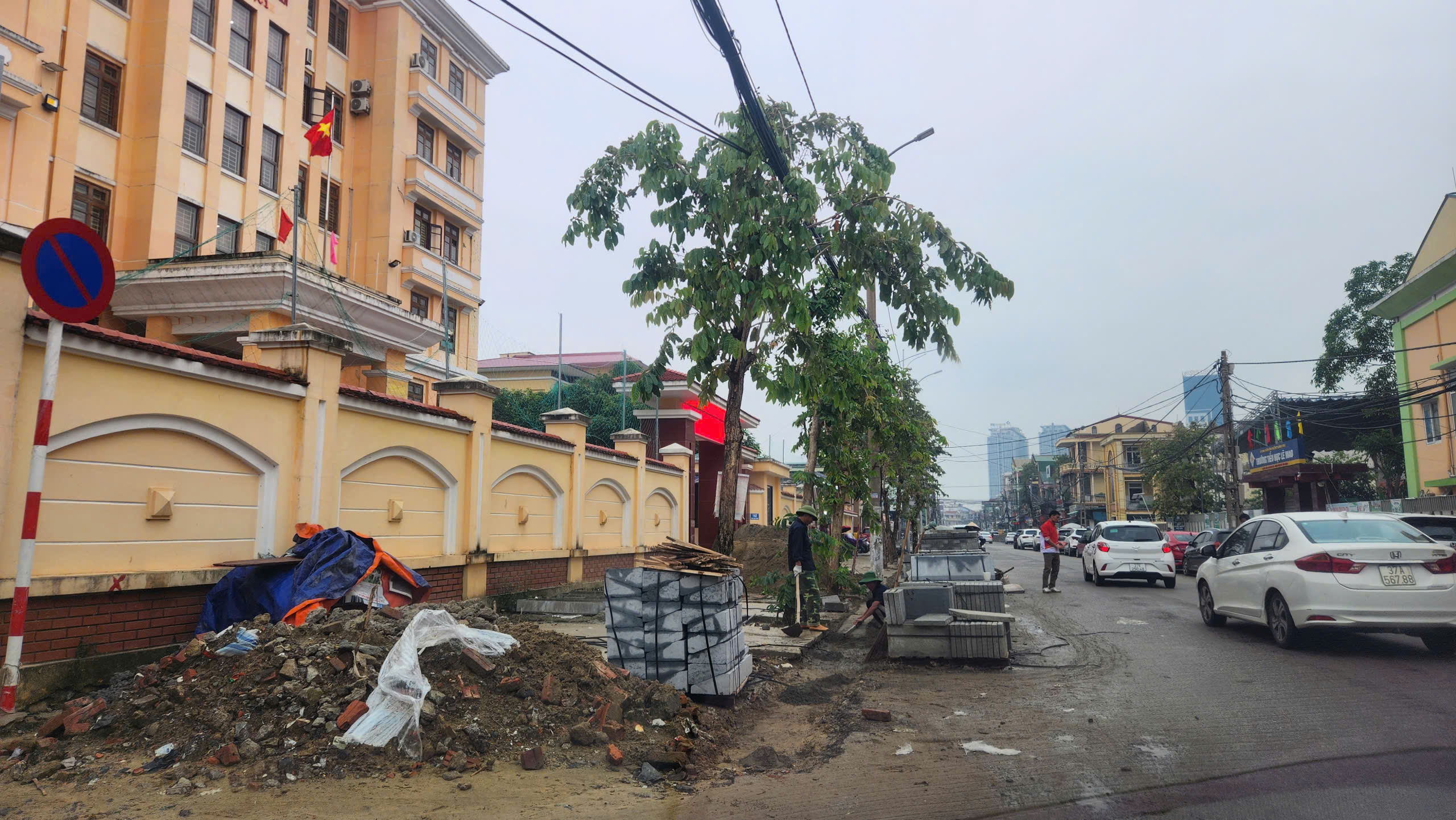 Nhiều c&ocirc;ng tr&igrave;nh đ&igrave;nh trệ sau chuyển giao ch&iacute;nh quyền 2 cấp, Nghệ An gỡ bằng c&aacute;ch n&agrave;o?- Ảnh 5.