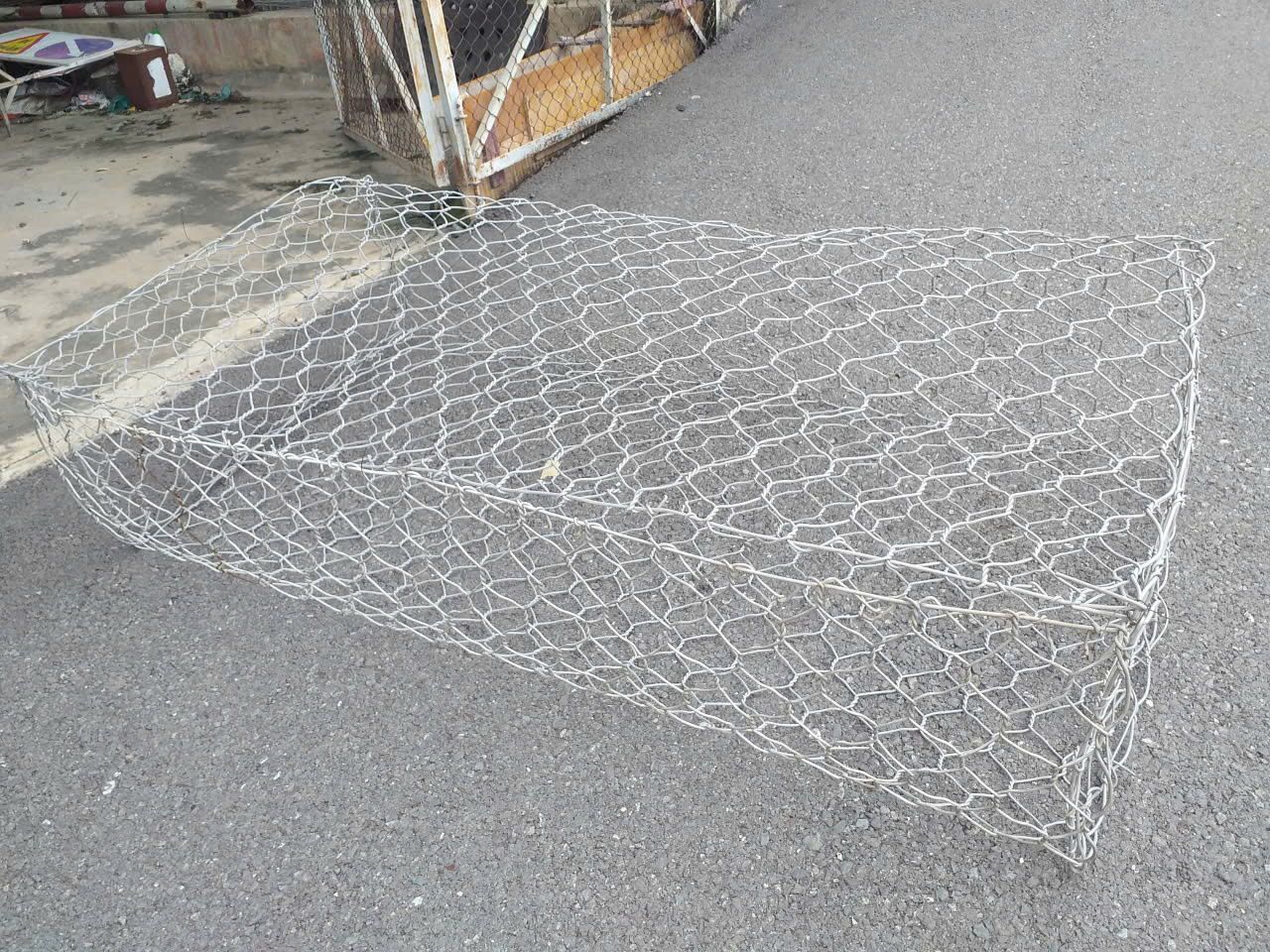 Chuyển 40.000 rọ thép chi viện miền Trung chống sạt lở đường do mưa lũ- Ảnh 1. Chuyển 40.000 rọ thép chi viện miền Trung chống sạt lở đường do mưa lũ- Ảnh 1.