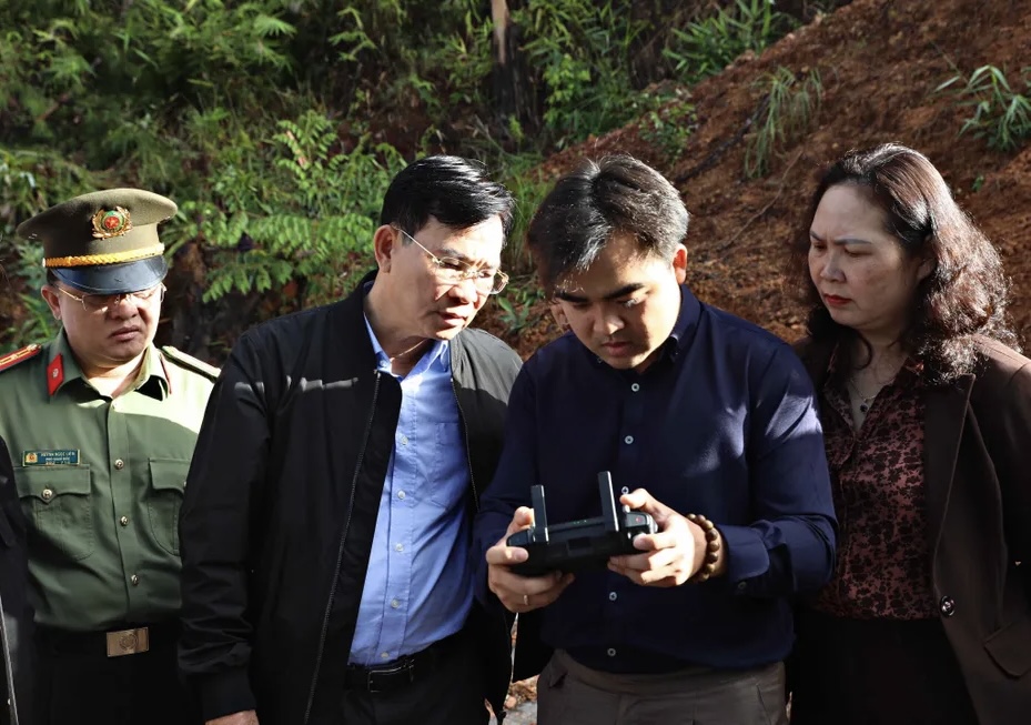 Lâm Đồng: Khẩn trương công bố tình huống khẩn cấp về thiên tai tại Đèo D'Ran- Ảnh 1. Lâm Đồng: Khẩn trương công bố tình huống khẩn cấp về thiên tai tại Đèo D'Ran- Ảnh 1.