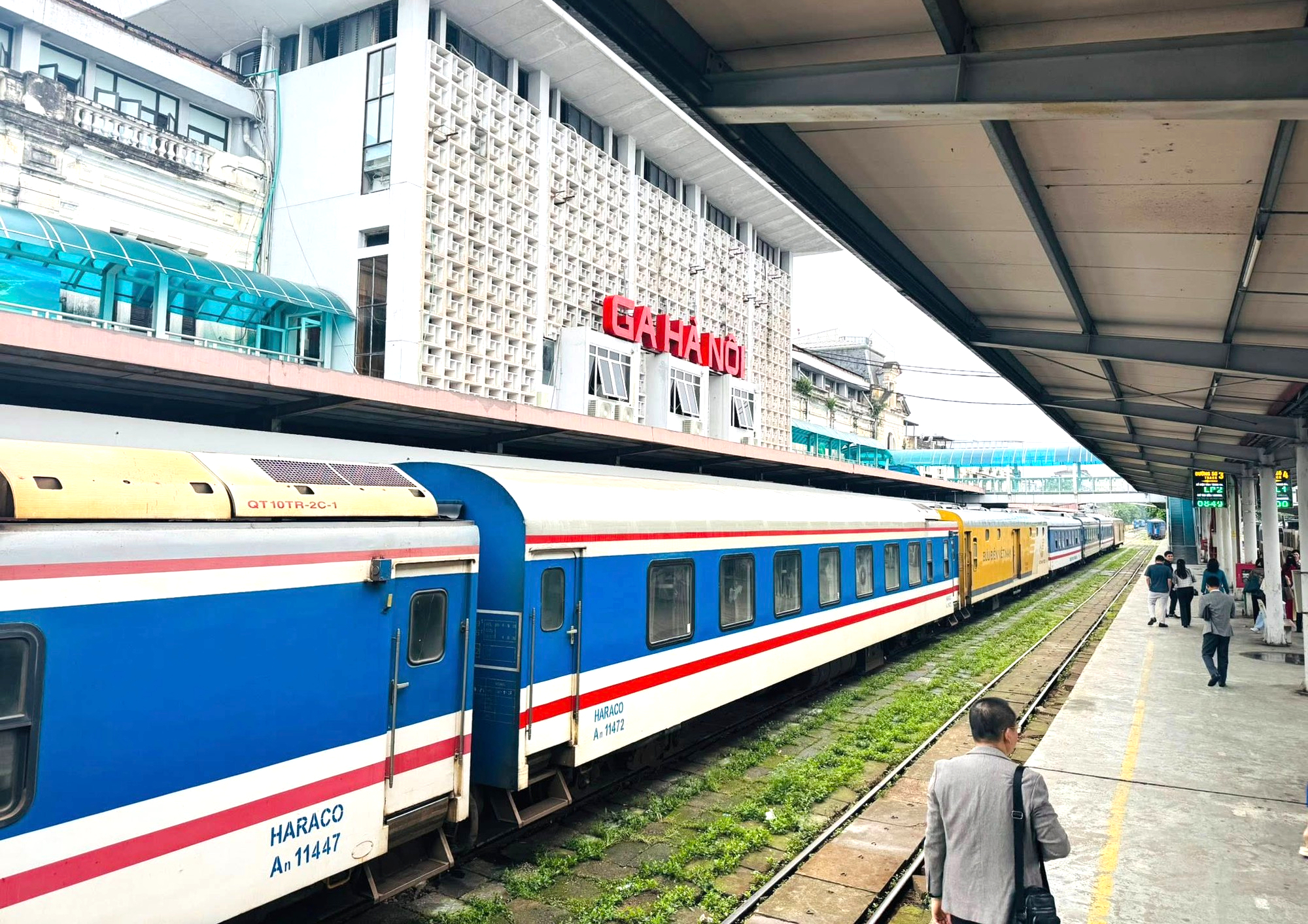 Luật Đường sắt 2025: Thúc đẩy phát triển mô hình đô thị lấy đường sắt làm trung tâm- Ảnh 2. Luật Đường sắt 2025: Thúc đẩy phát triển mô hình đô thị lấy đường sắt làm trung tâm- Ảnh 2.