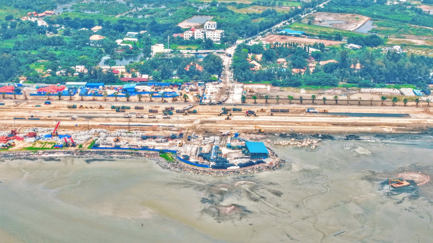 Vinhomes Cần Giờ sử dụng công nghệ san lấp lấn biển bền vững hàng đầu thế giới- Ảnh 1.