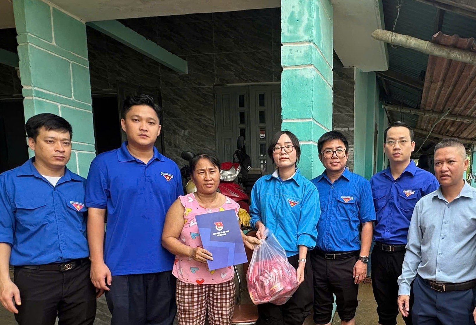 Tuổi trẻ Bộ Xây dựng lan tỏa văn hóa giao thông, bảo đảm an toàn đường sắt- Ảnh 9. Tuổi trẻ Bộ Xây dựng lan tỏa văn hóa giao thông, bảo đảm an toàn đường sắt- Ảnh 9.