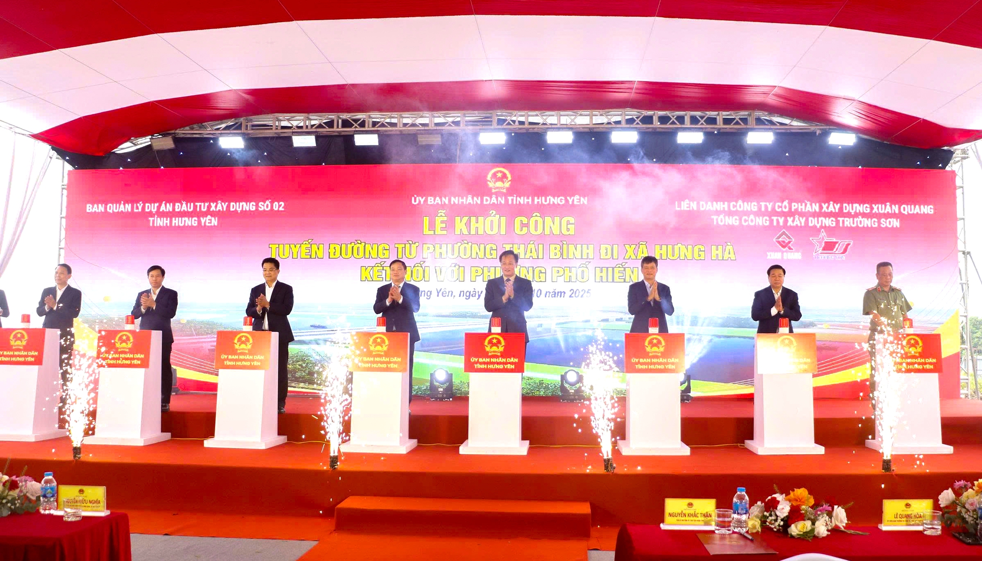 Hưng Yên: Khởi công tuyến đường gần 5.000 tỷ đồng, tạo hành lang kinh tế mới- Ảnh 2. Hưng Yên: Khởi công tuyến đường gần 5.000 tỷ đồng, tạo hành lang kinh tế mới- Ảnh 2.