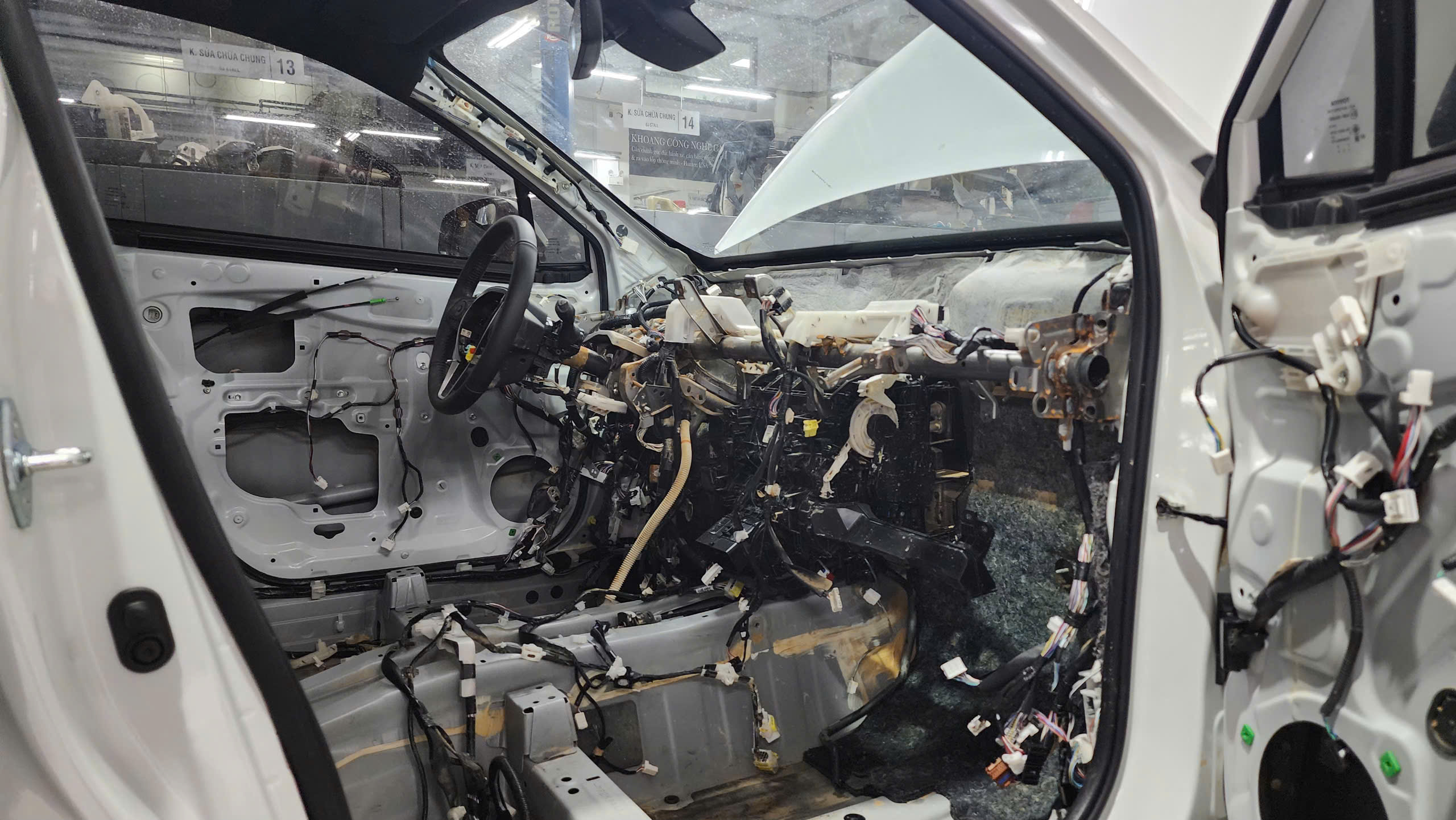 Xe ô tô điện có bị thủy kích?- Ảnh 1. Xe ô tô điện có bị thủy kích?- Ảnh 1.