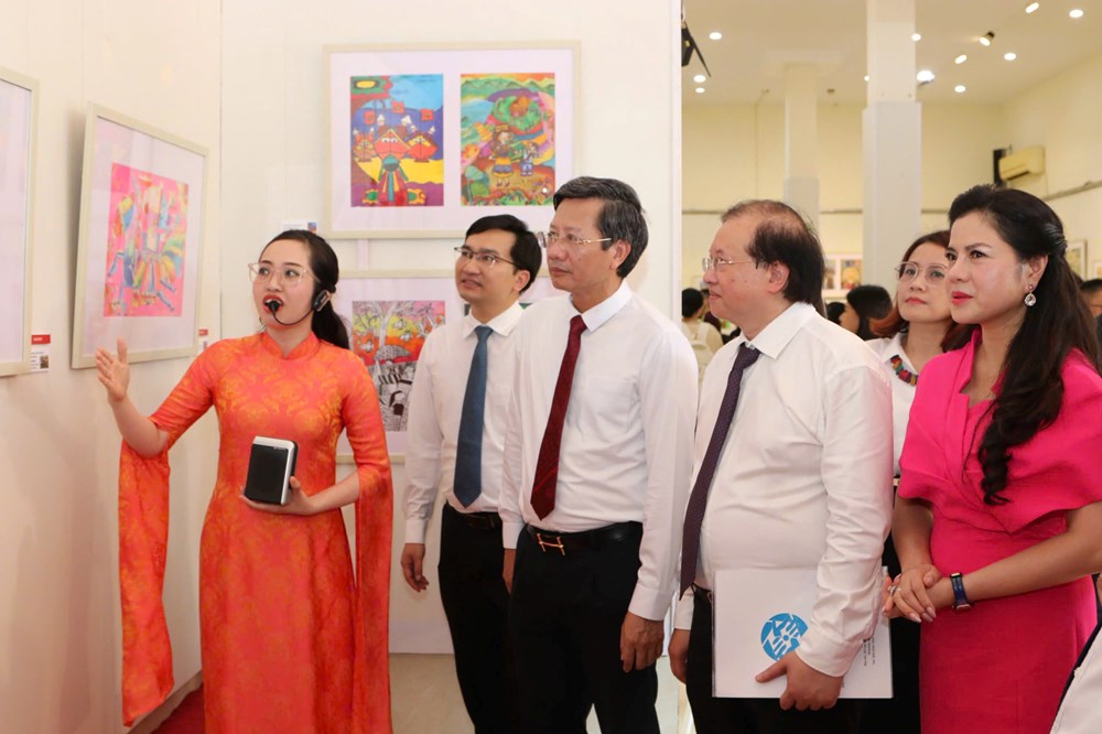 Hơn 320 tác phẩm được trưng bày tại Triển lãm tranh thiếu nhi toàn quốc 2025- Ảnh 5.